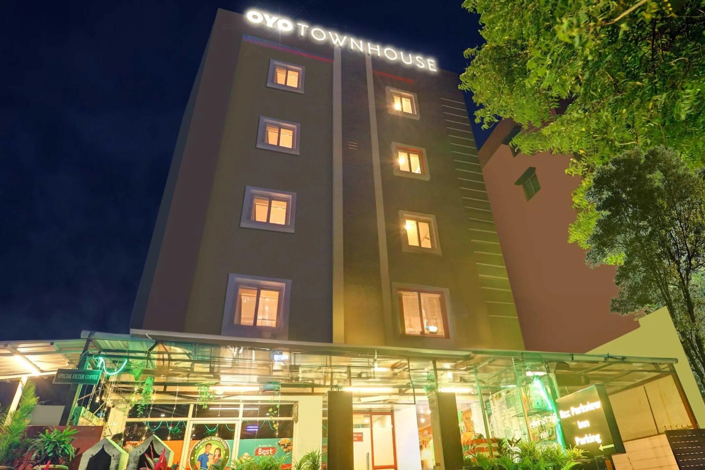 Facade/entrance in Super Townhouse RCC PARK VIEW INN