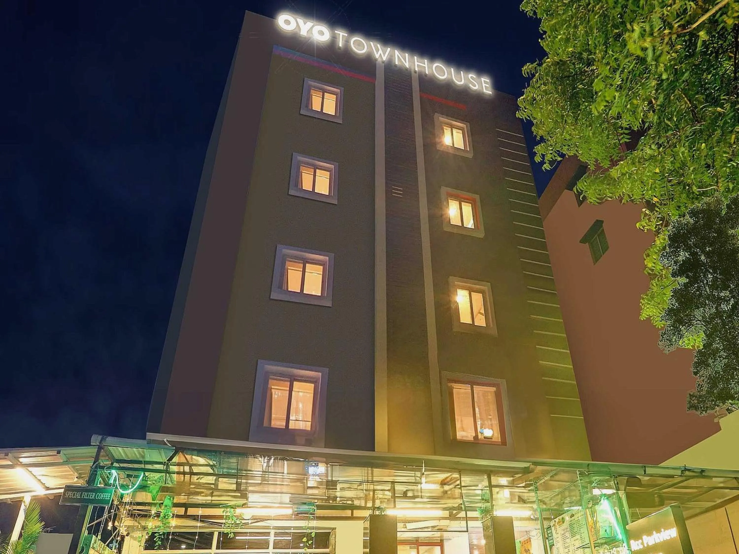 Facade/entrance in Super Townhouse RCC PARK VIEW INN