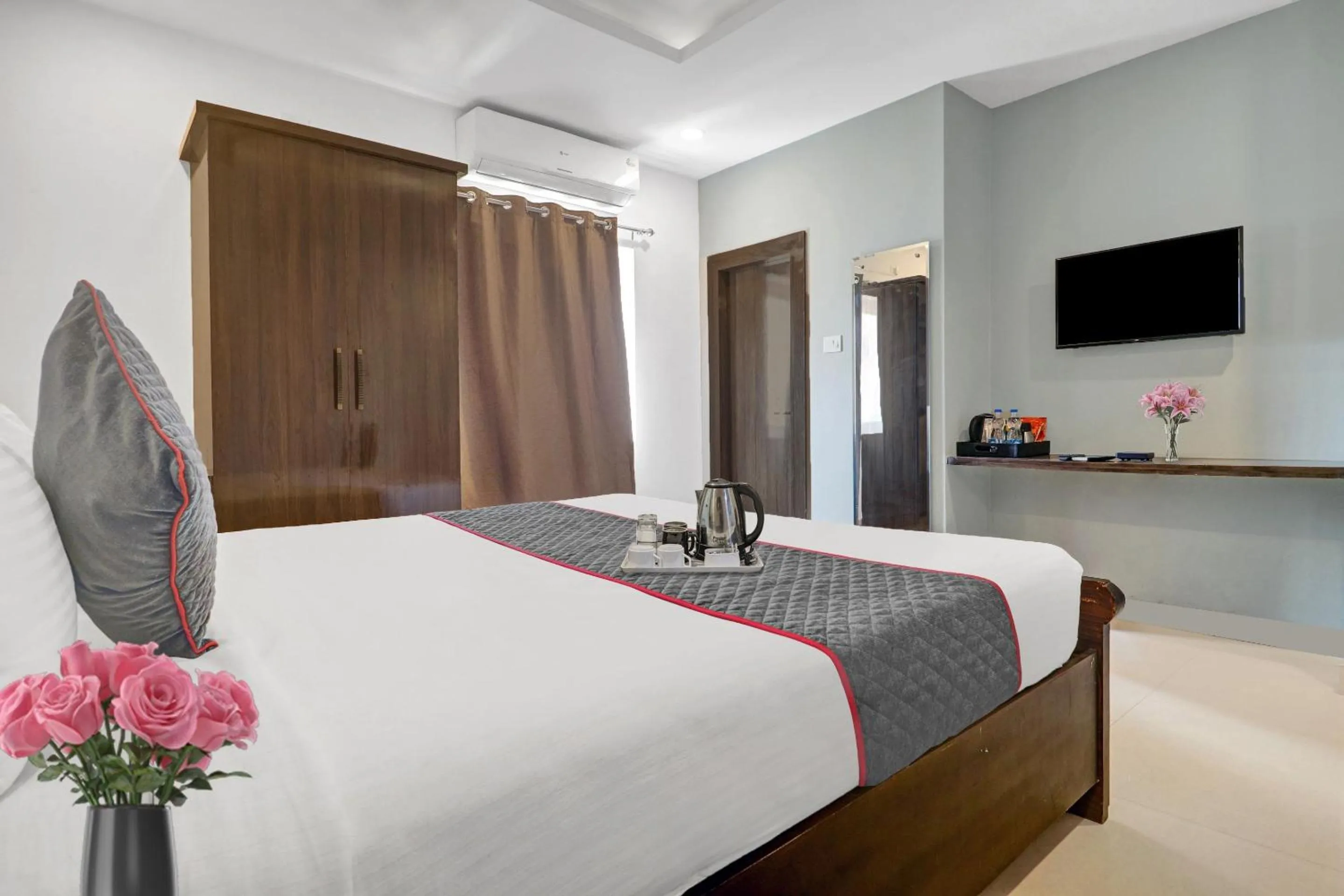 Bedroom, Bed in Super Townhouse RCC PARK VIEW INN