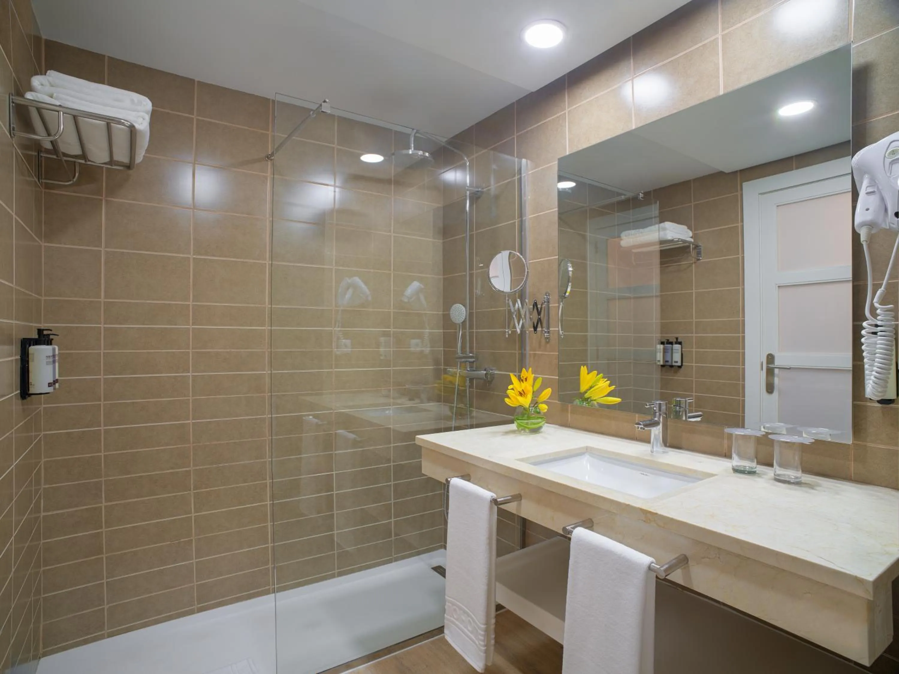 Shower in H10 Tindaya