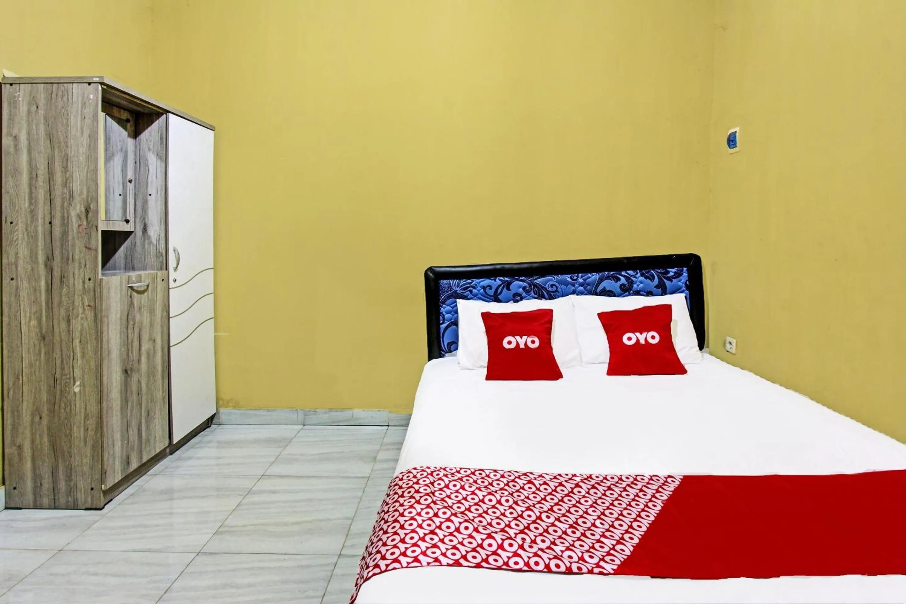 Bedroom in OYO 91845 V_ar House Near Pantai Tanjung Bias