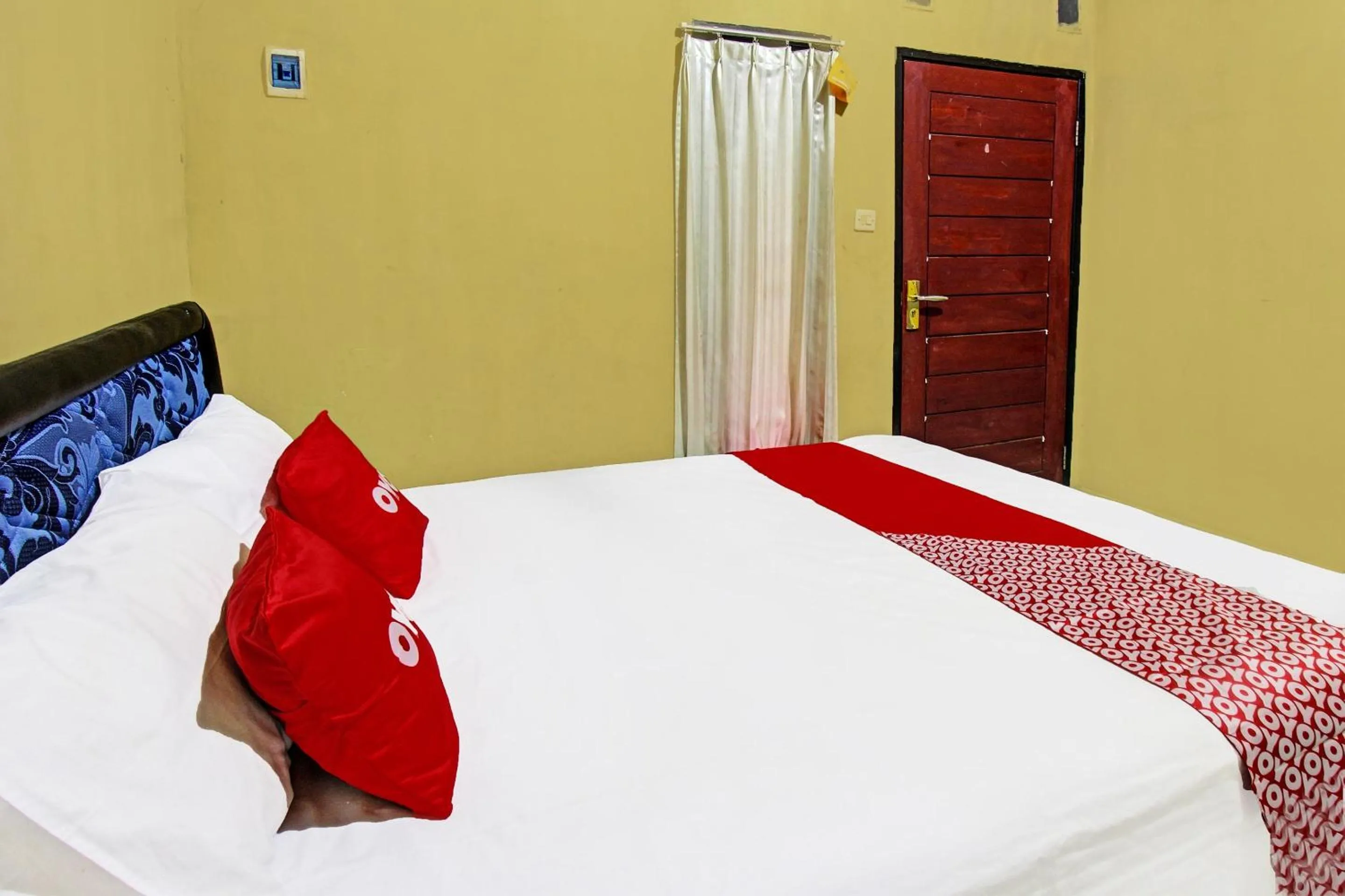 Bedroom in OYO 91845 V_ar House Near Pantai Tanjung Bias