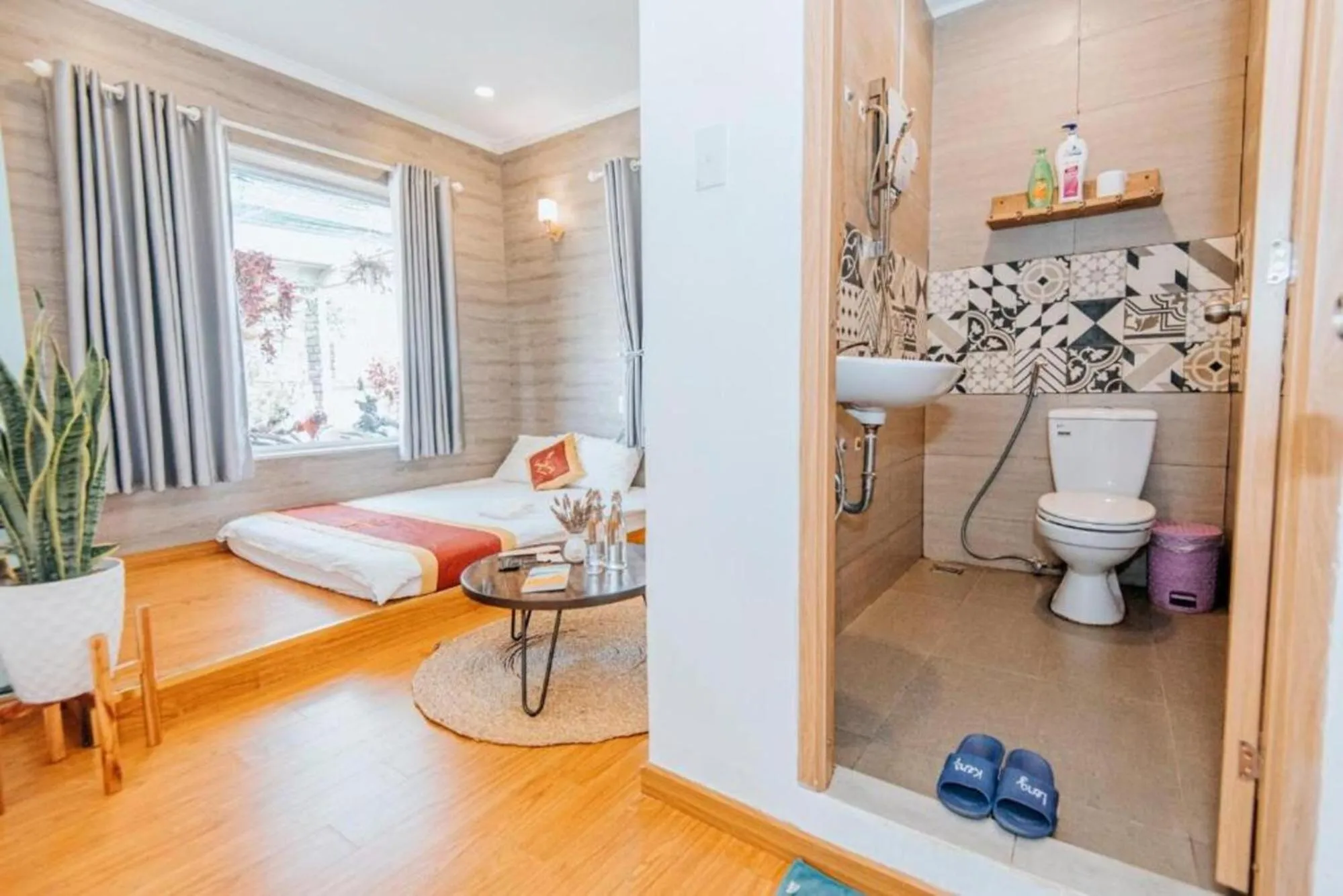 Shower in Lengkeng Da Lat Homestay