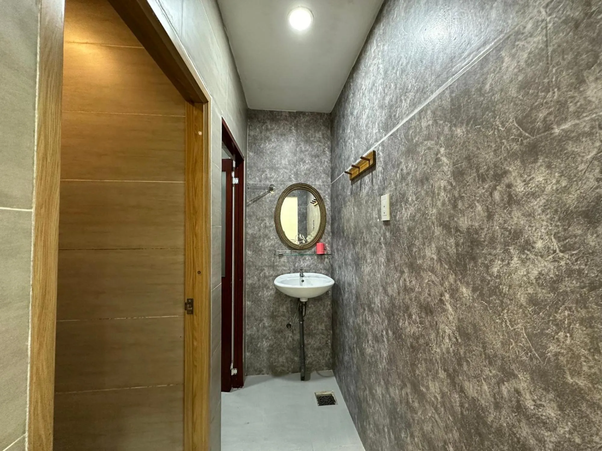 Shower in Lengkeng Da Lat Homestay