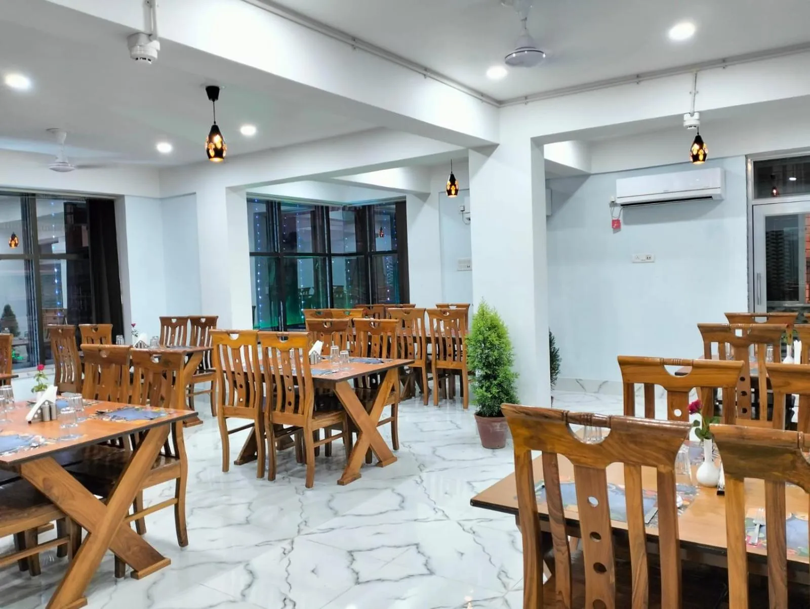 Restaurant/places to eat in Hotel Saan Berhampore