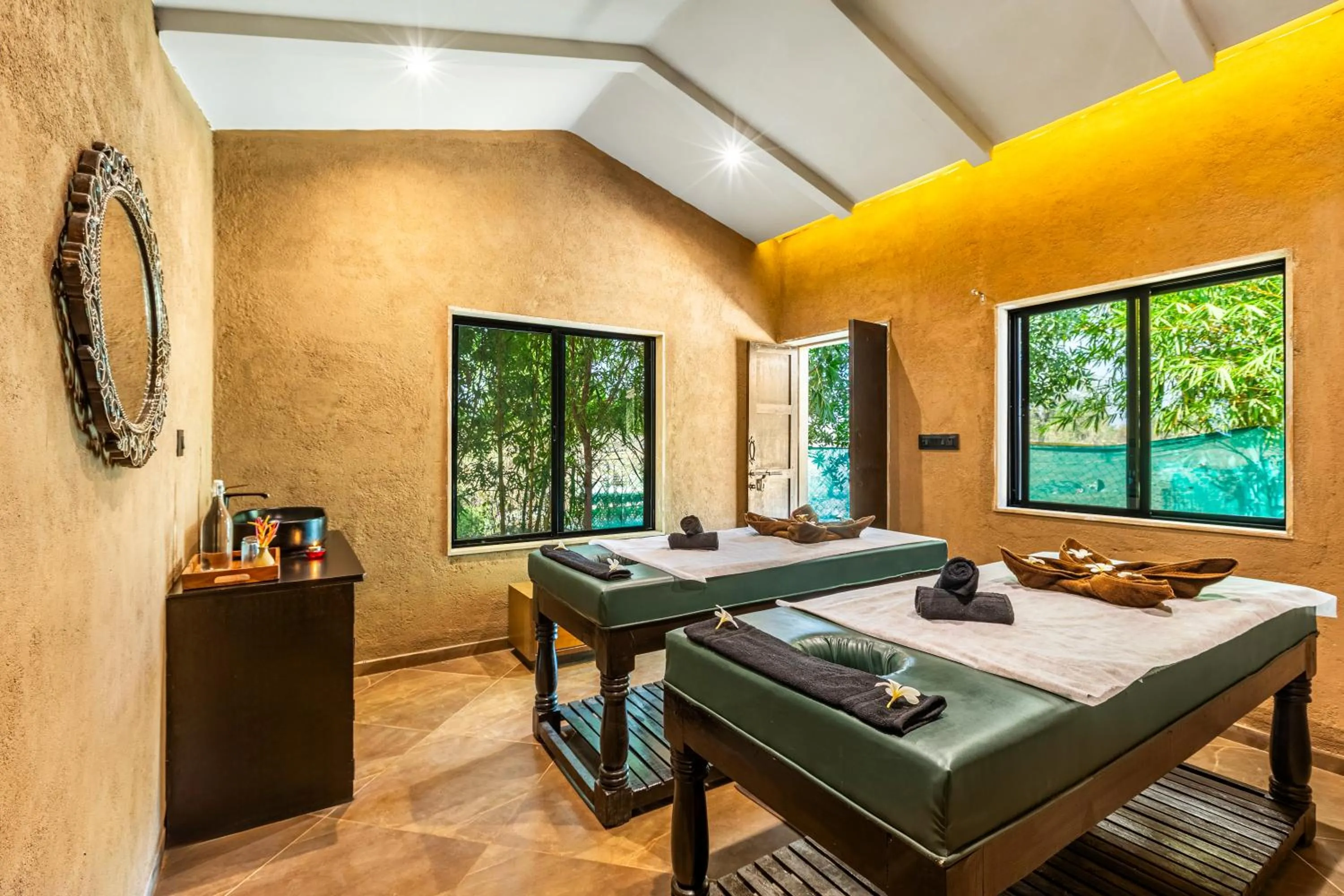 Spa and wellness centre/facilities, Bed in Sterling Orient Woods Pench