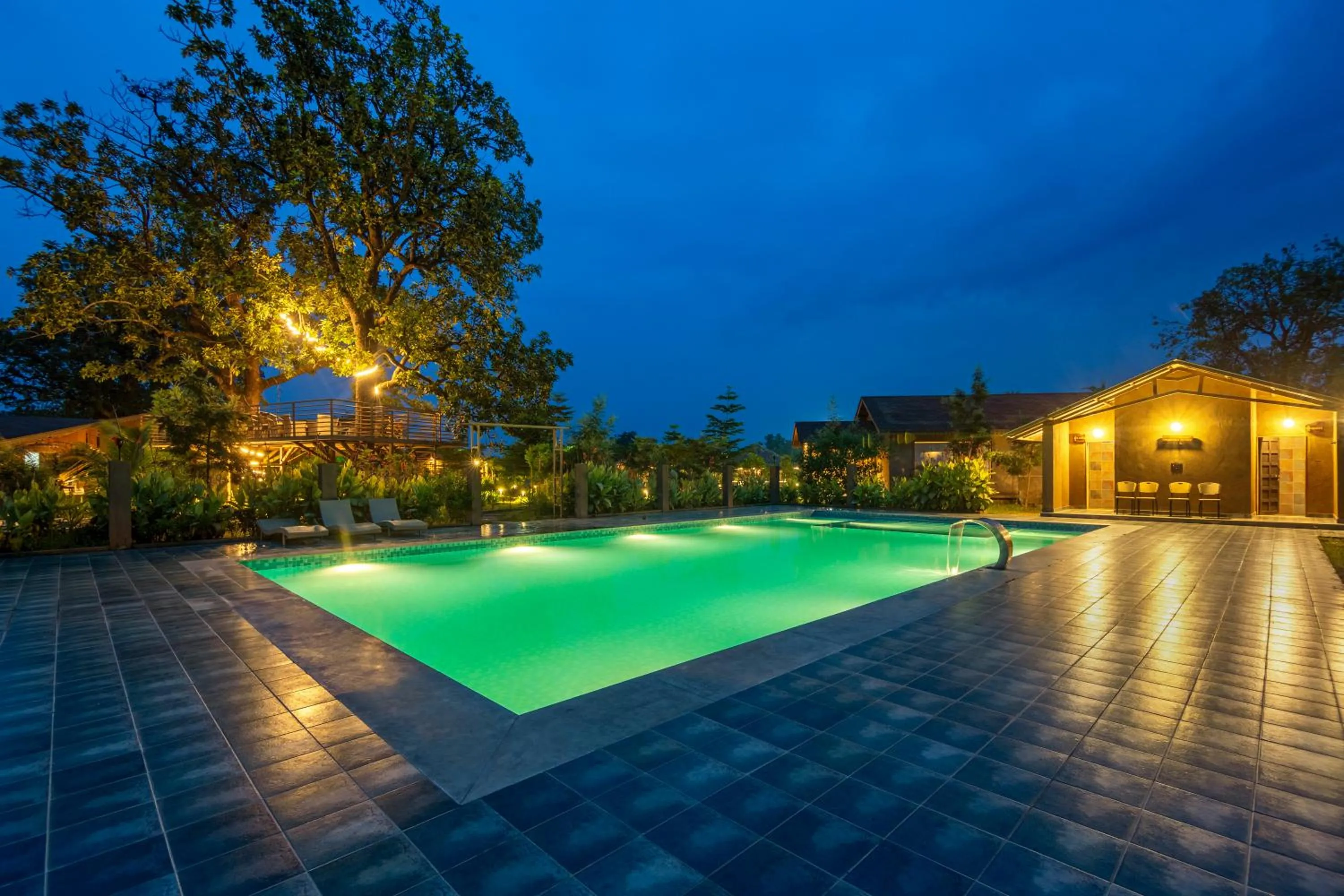 Swimming pool in Sterling Orient Woods Pench