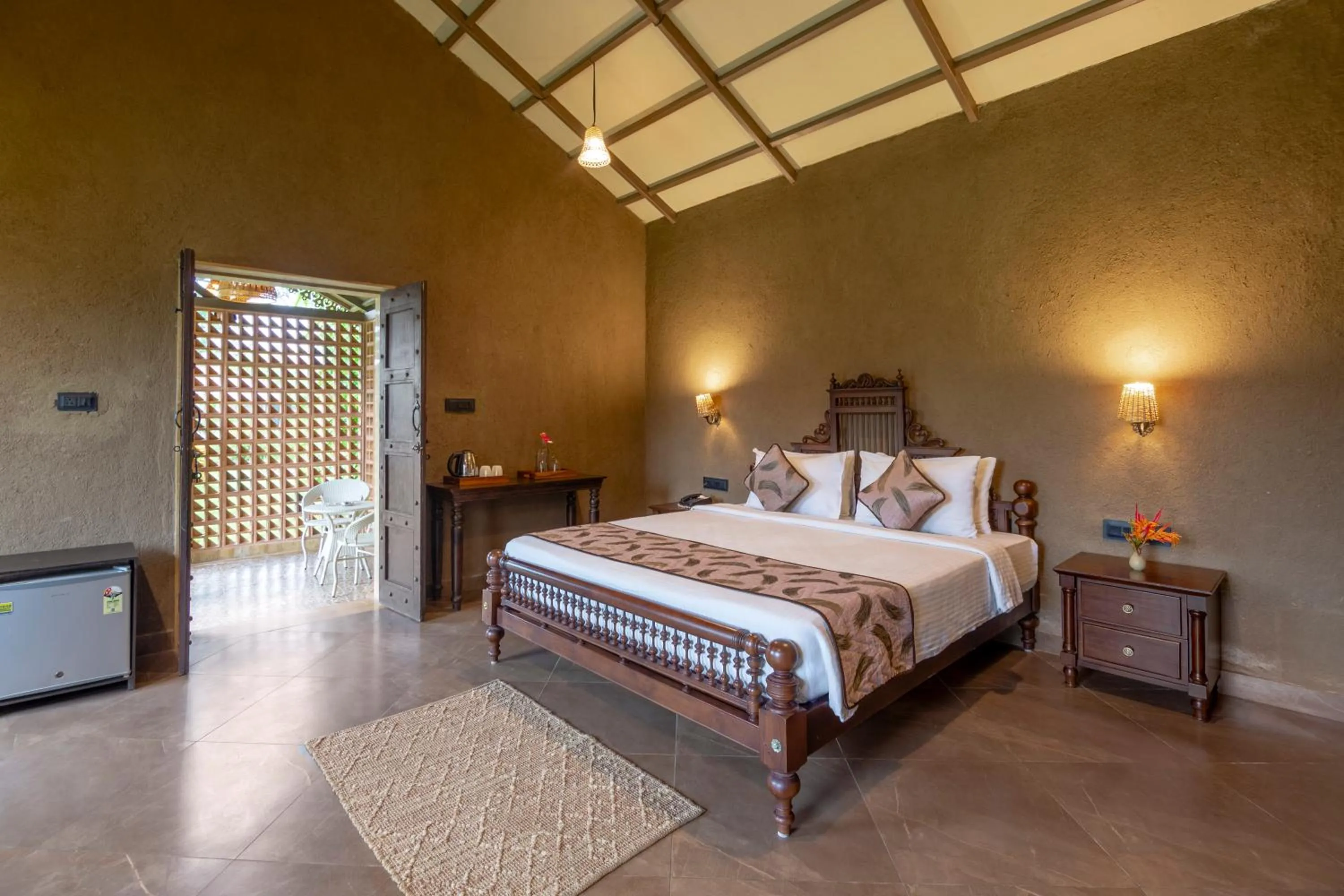 Bed in Sterling Orient Woods Pench