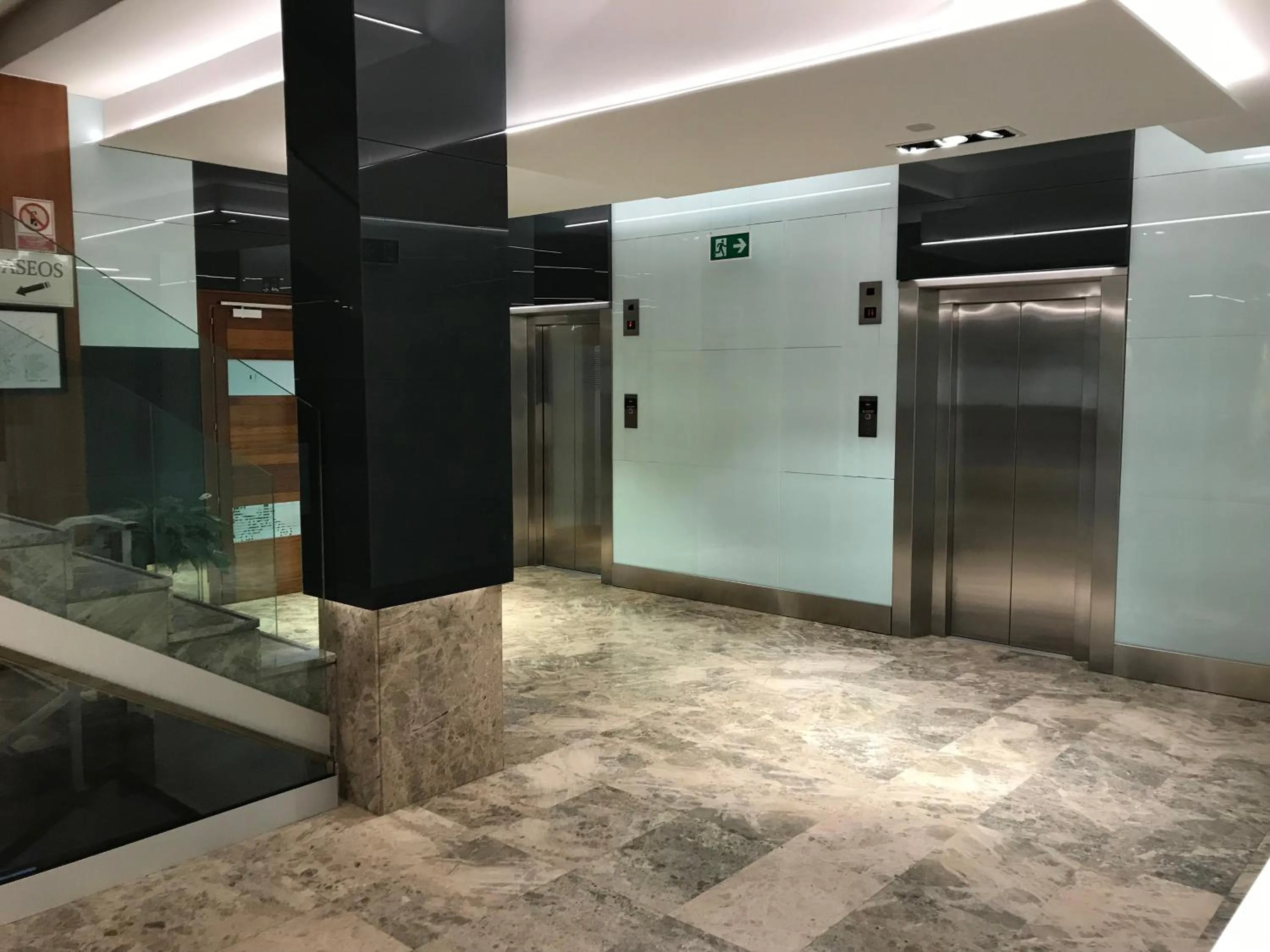 Lobby or reception in Puerta de Segovia