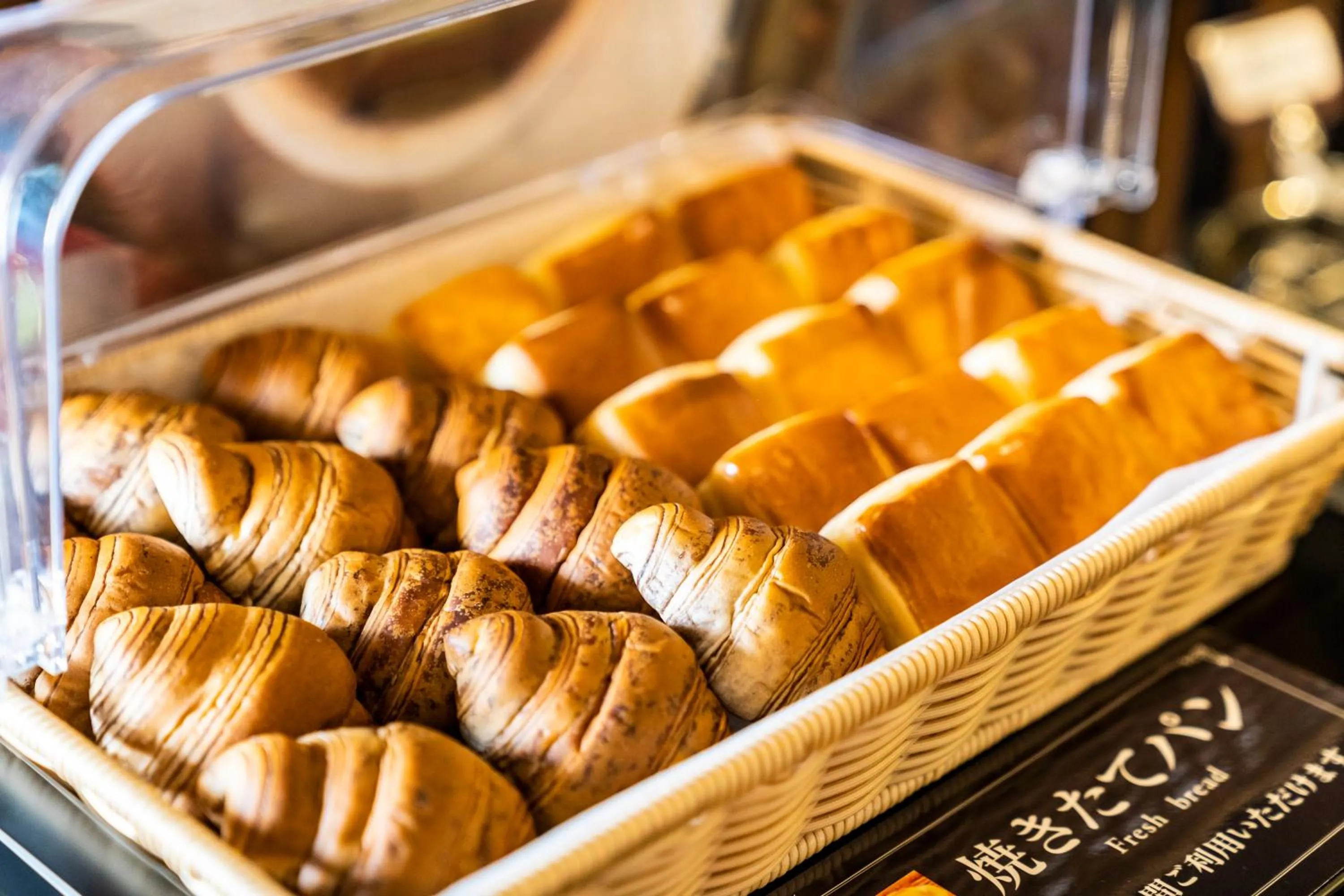 Food and drinks in Petit Bali Forest Shinjuku Sanchōme