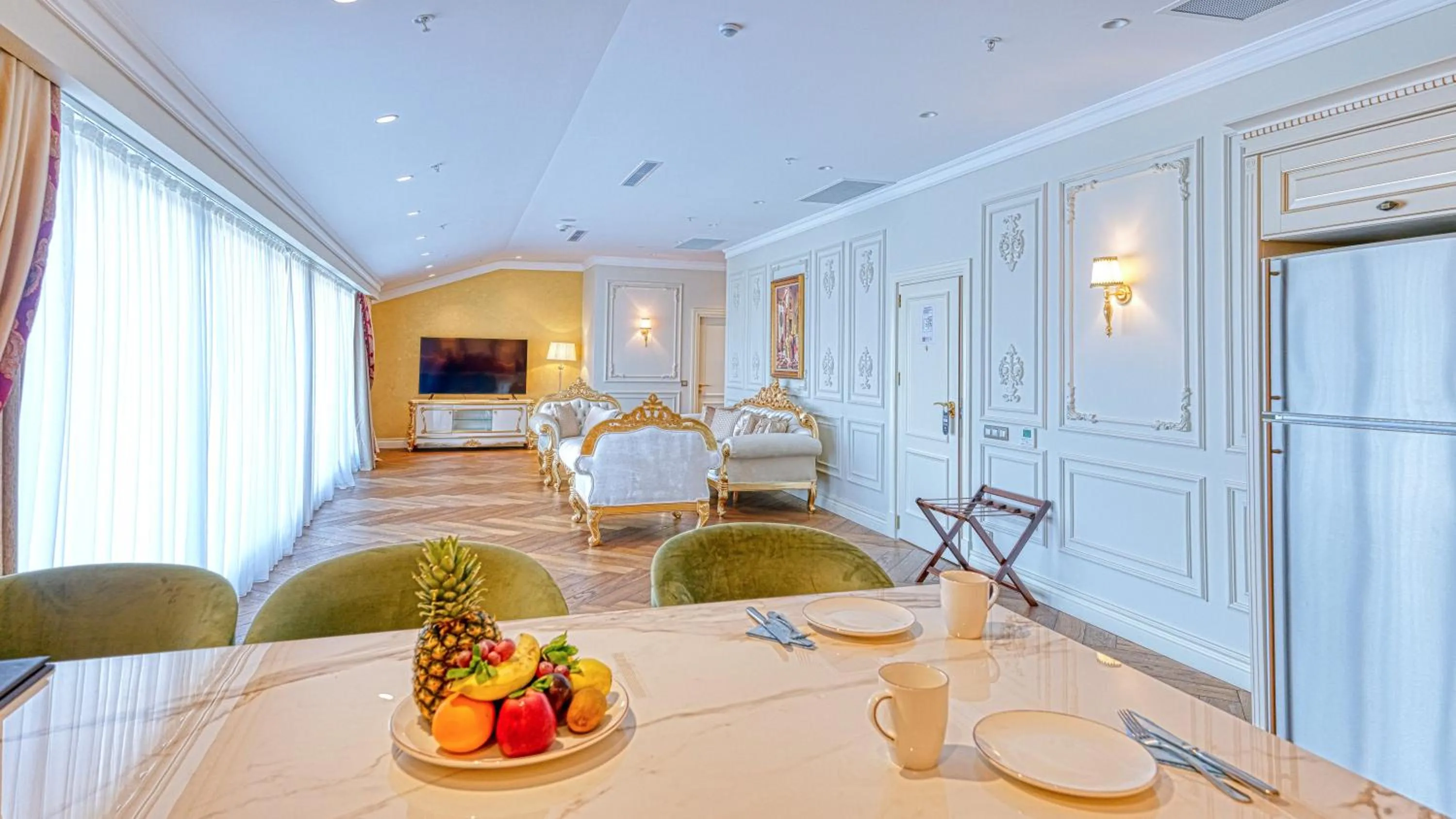 Seating area in Dekalb Hotel