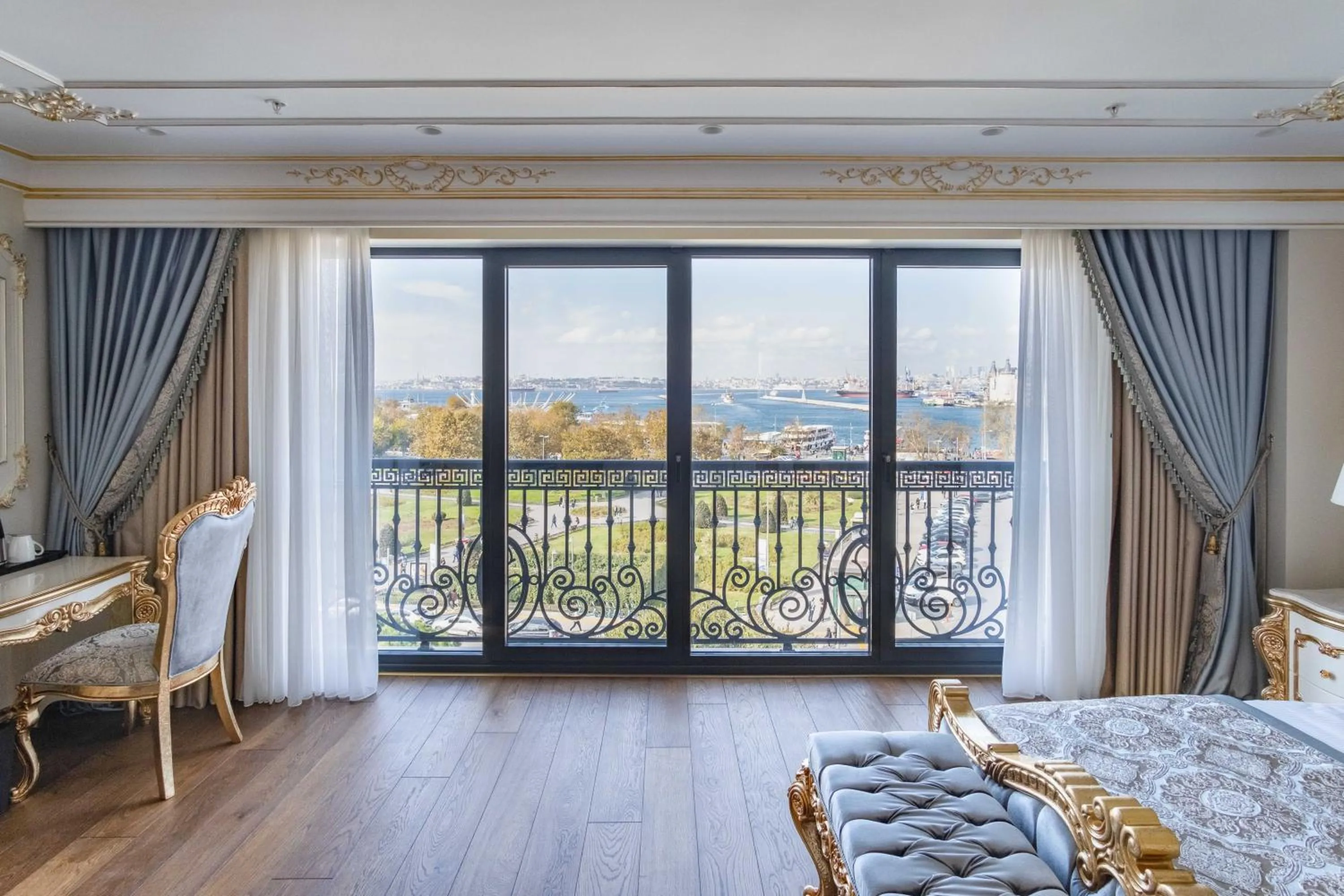 View (from property/room), Bed in Dekalb Hotel