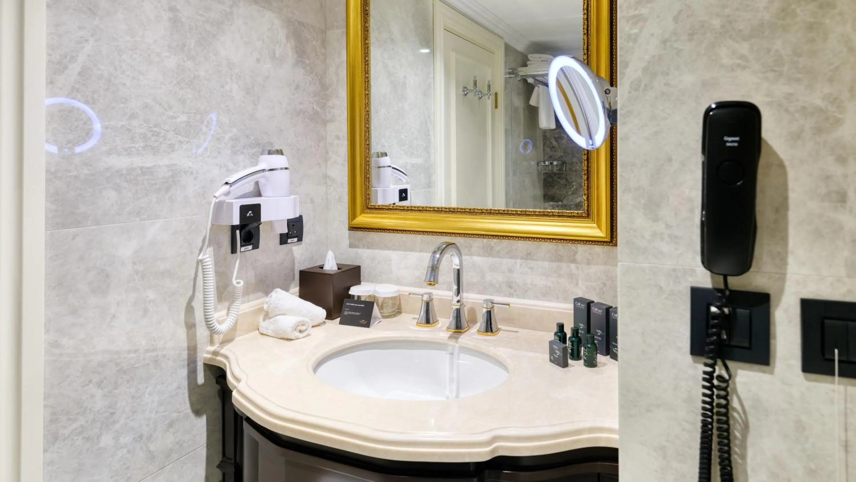 Toilet in Dekalb Hotel