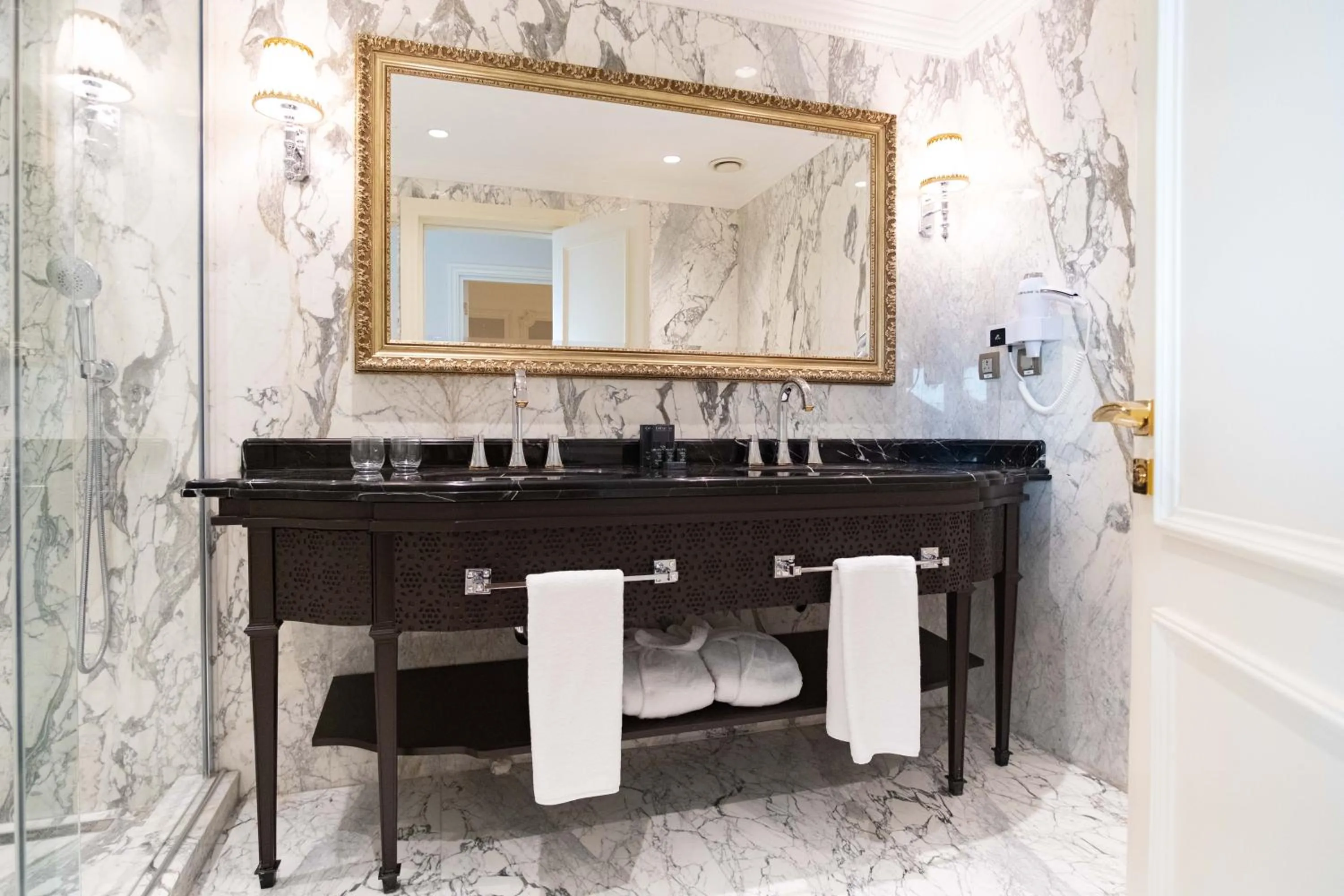 Bathroom in Dekalb Hotel