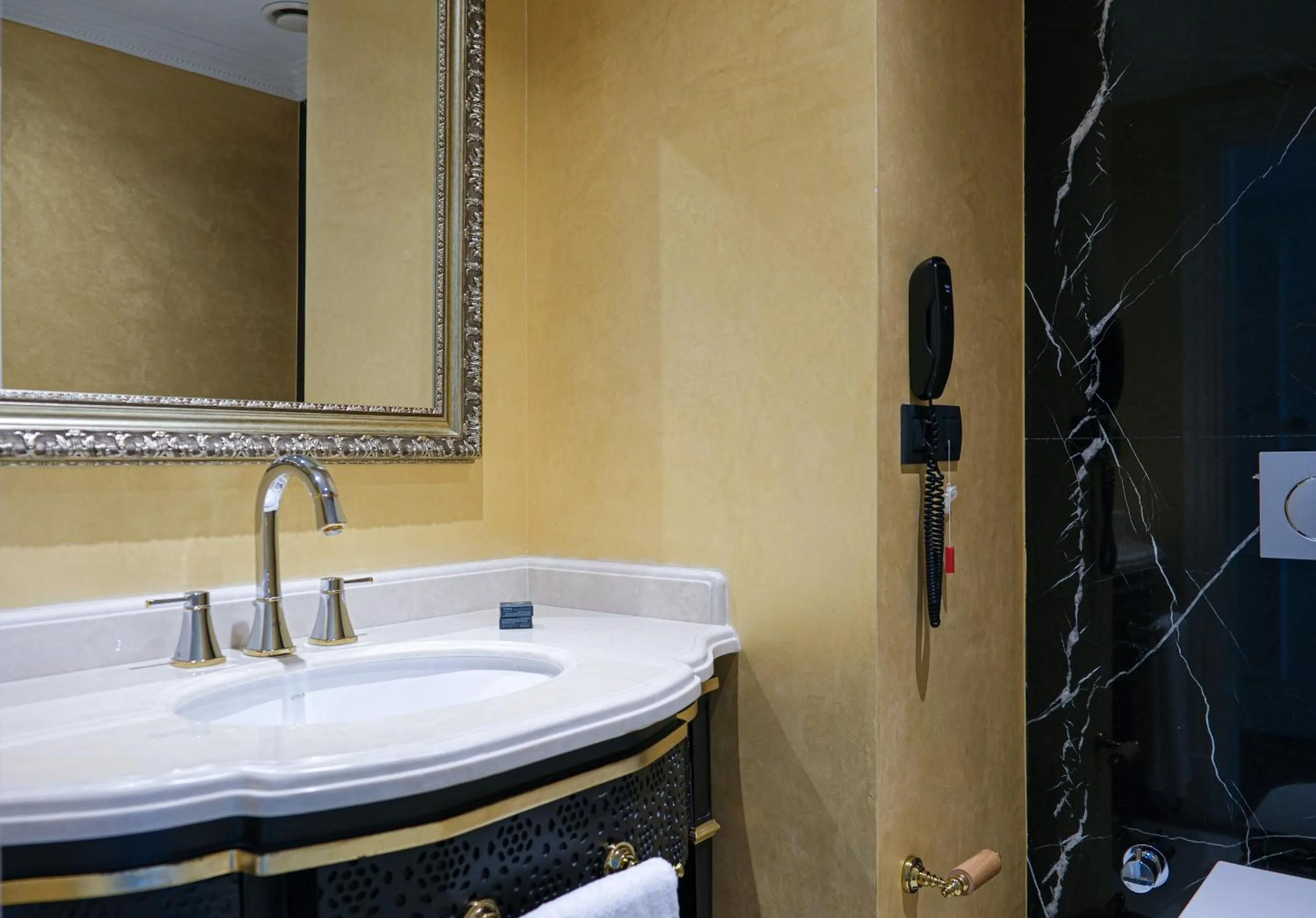 Bathroom in Dekalb Hotel