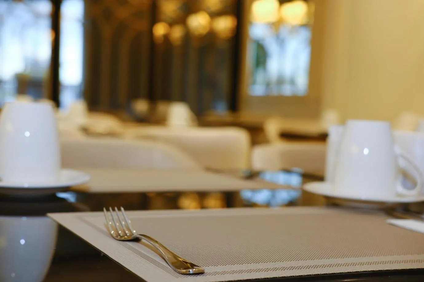 Restaurant/places to eat in Dekalb Hotel