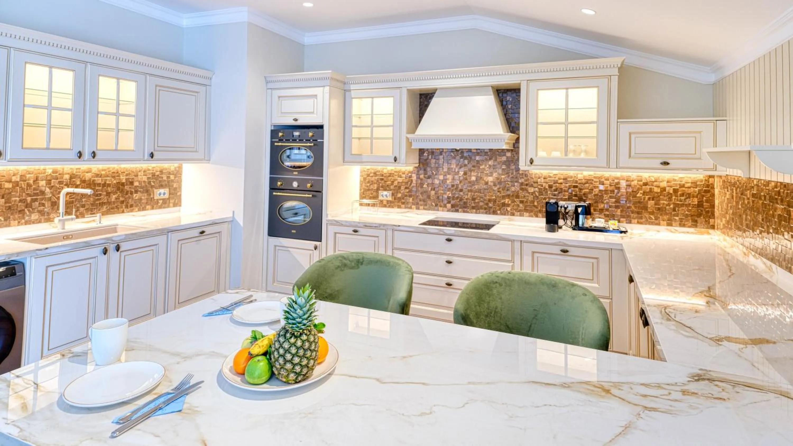 Coffee/tea facilities in Dekalb Hotel