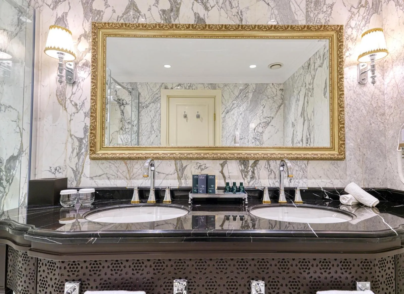 Bathroom in Dekalb Hotel