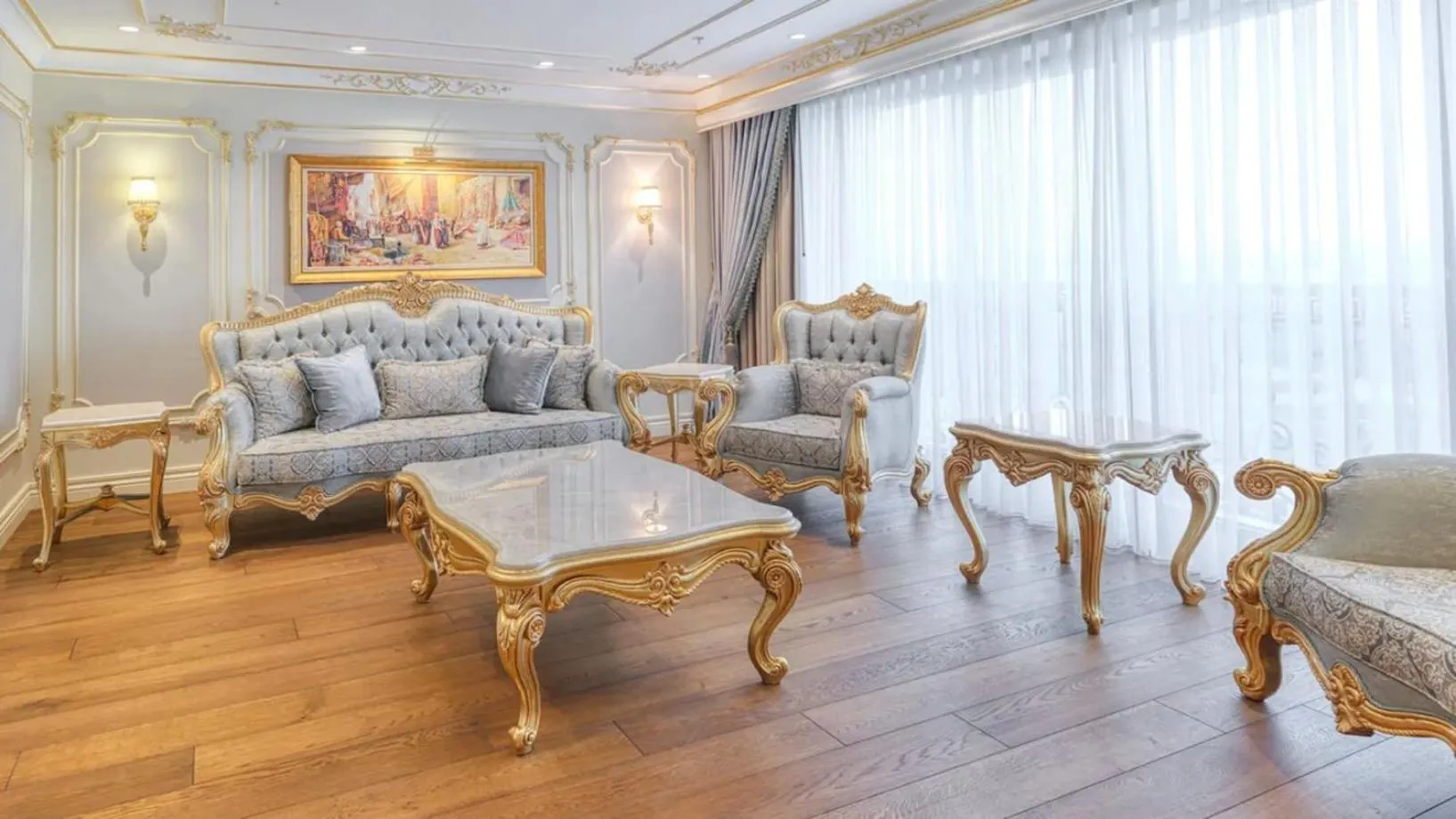 Seating area in Dekalb Hotel