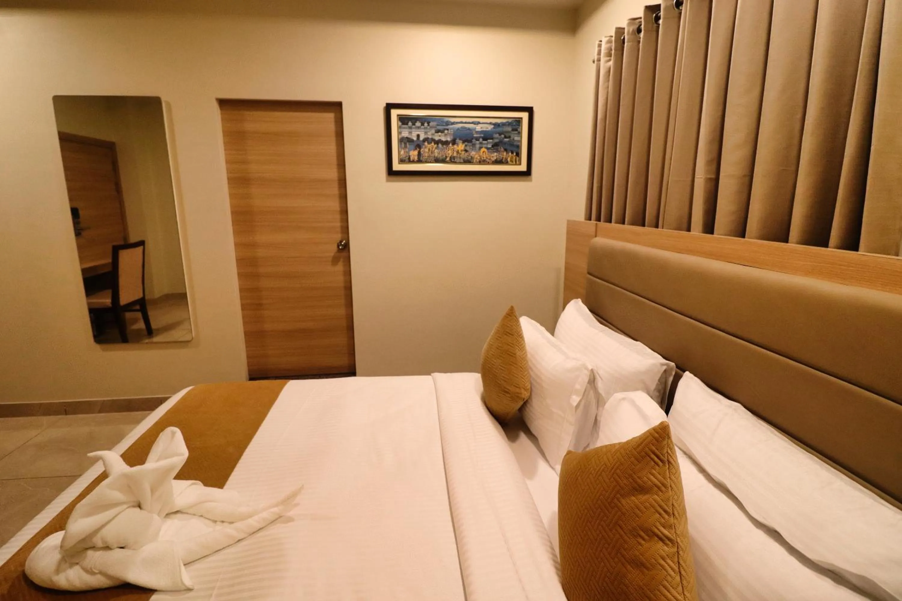 View (from property/room), Bed in Clarks Inn Express Udaipur