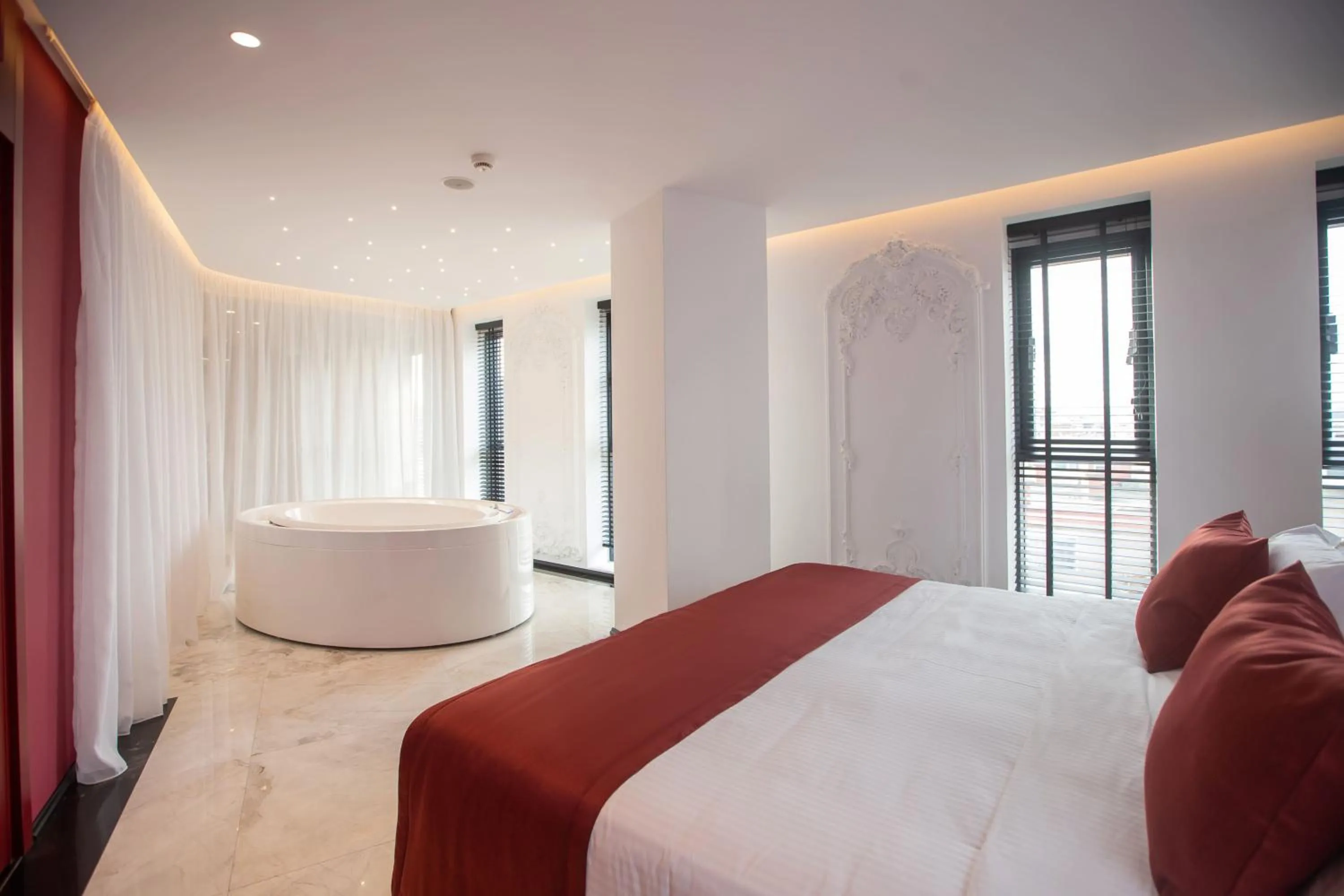 Bed in Hotel Elisa Tirana Affiliated by Meliá