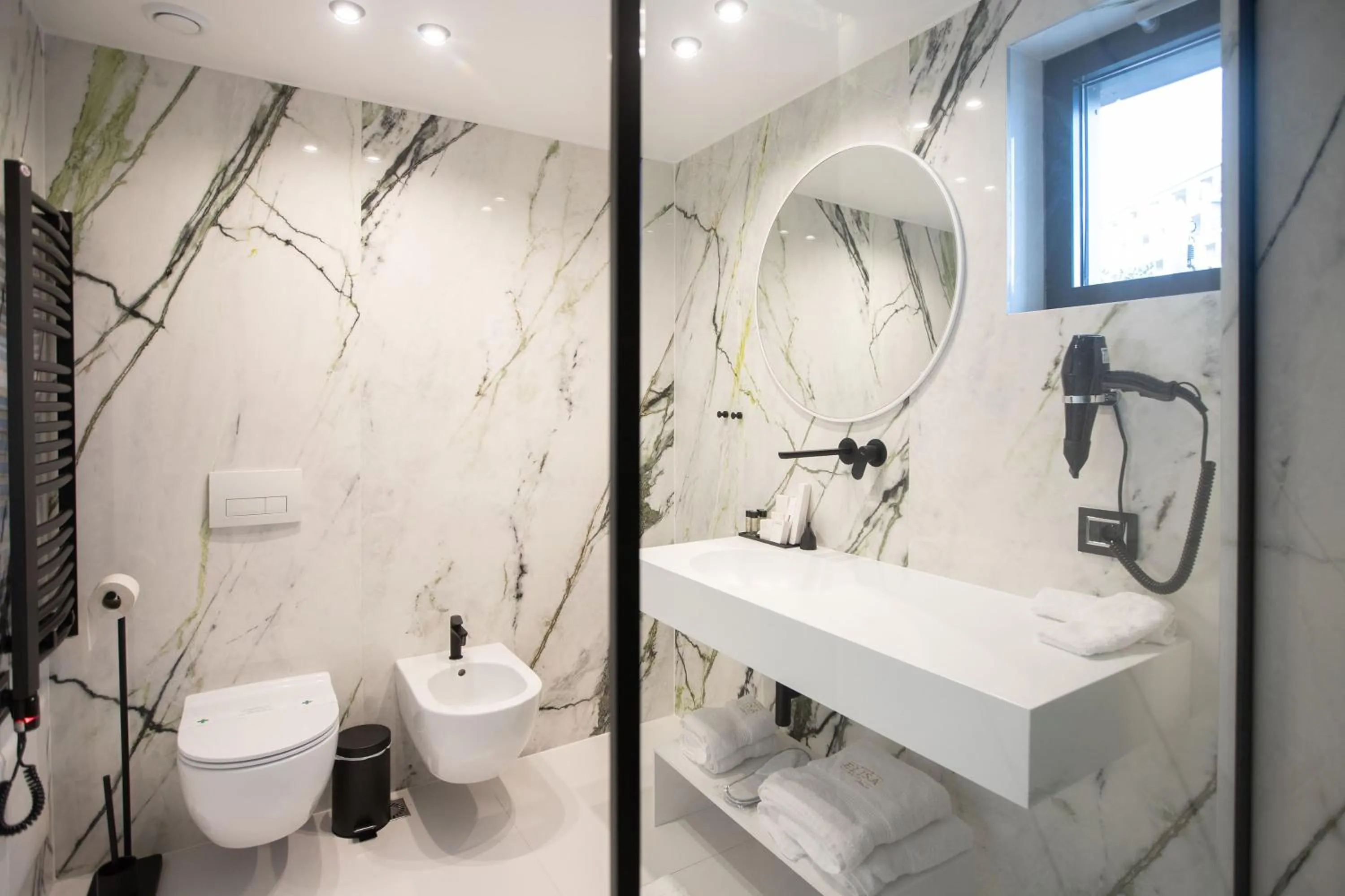 Bathroom in Hotel Elisa Tirana Affiliated by Meliá