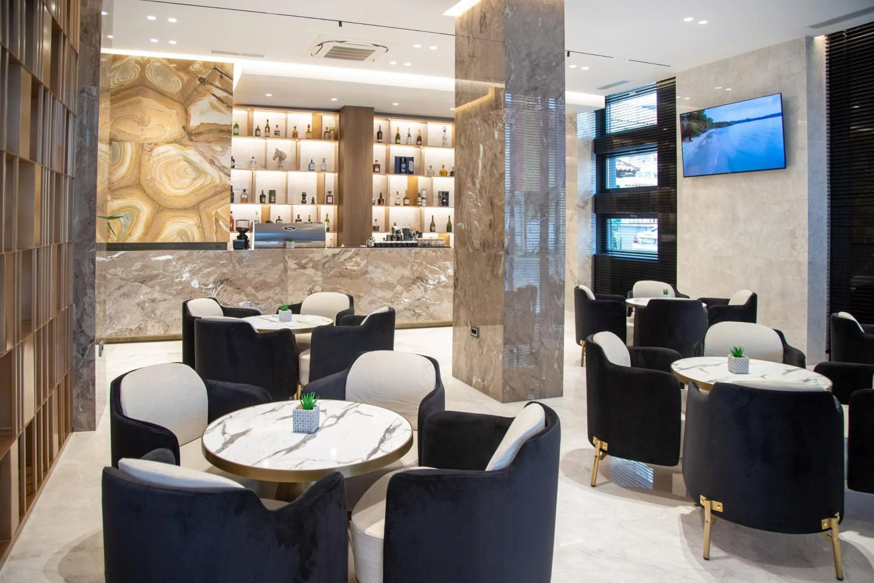 Property building in Hotel Elisa Tirana Affiliated by Meliá