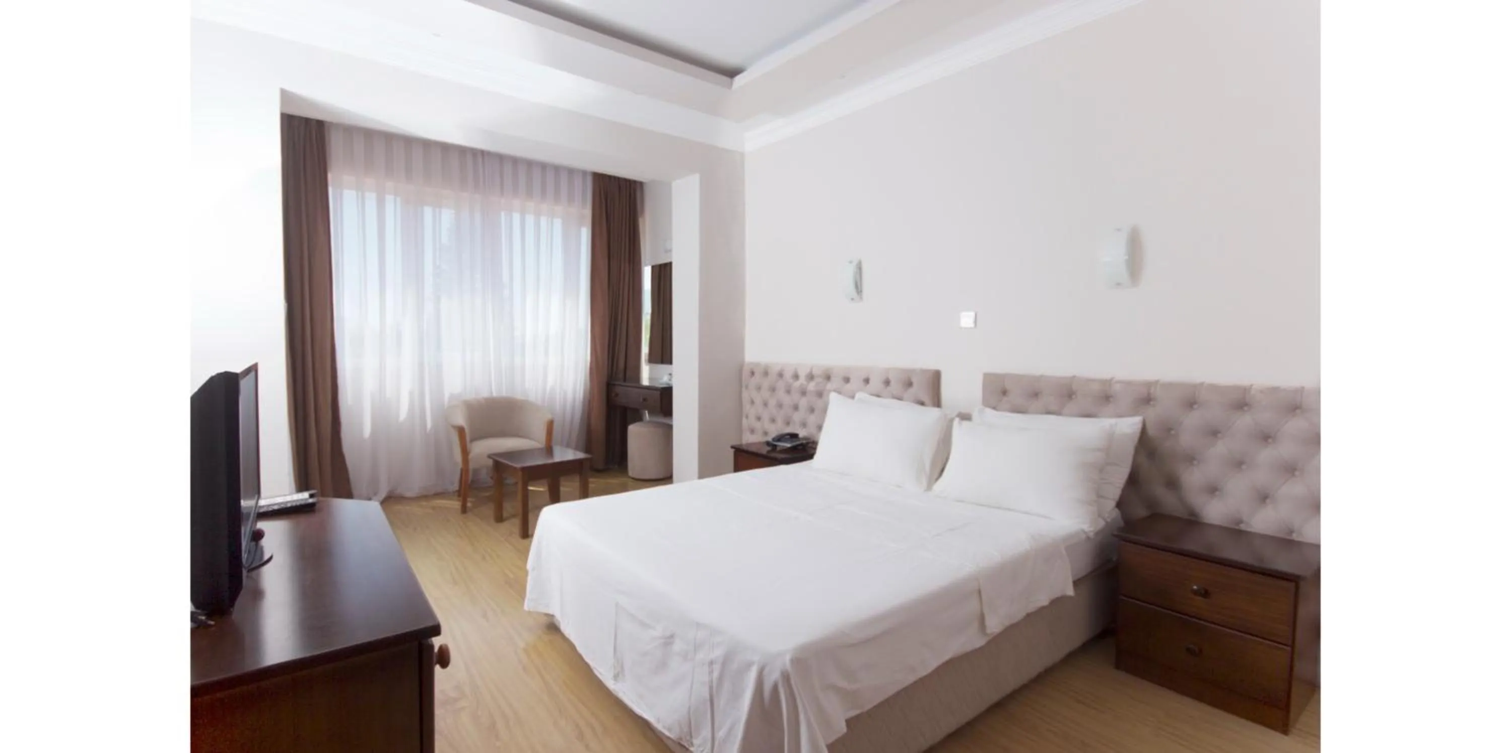 Bed in Mountain View Hotel