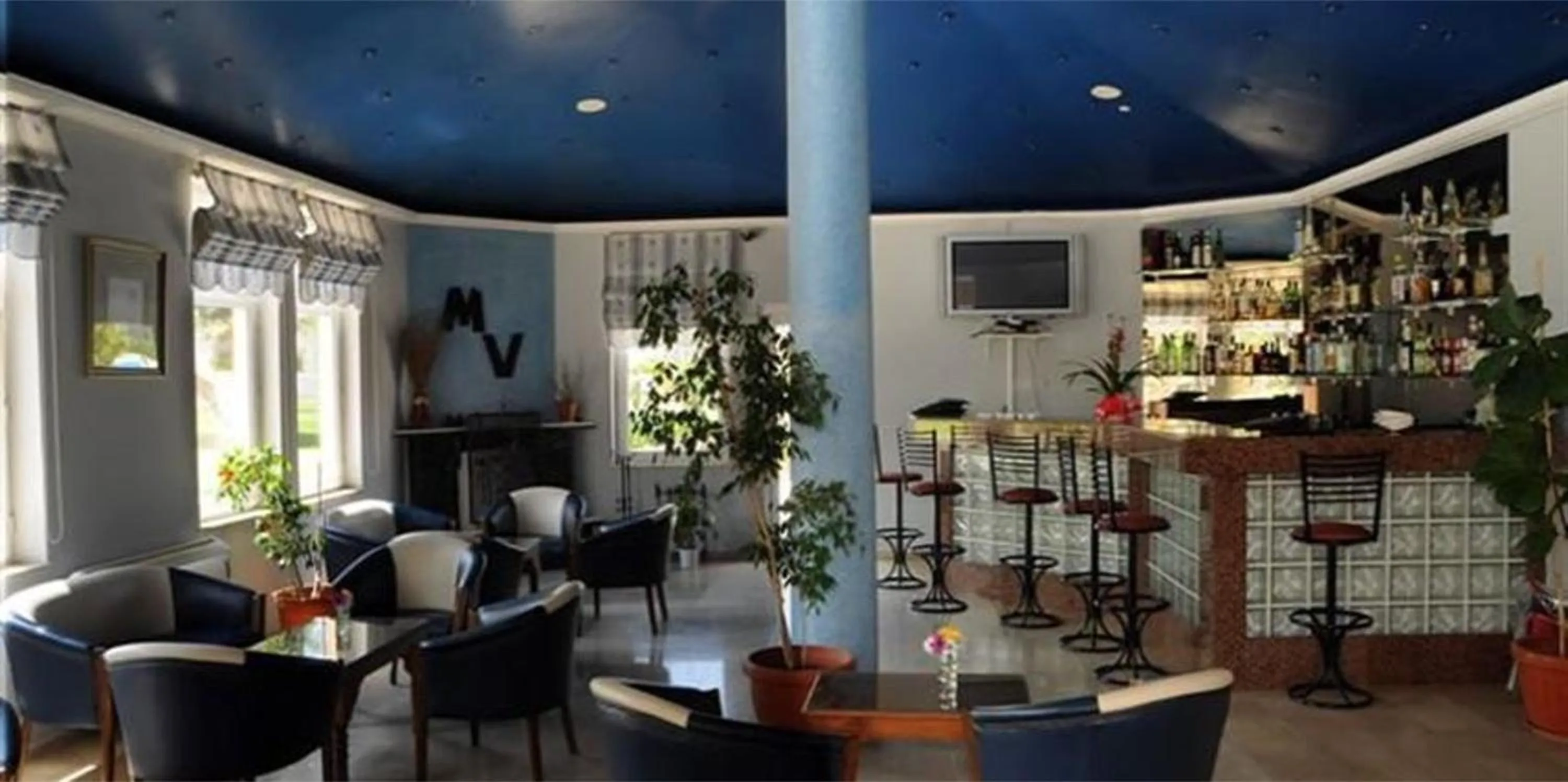 Lounge or bar in Mountain View Hotel