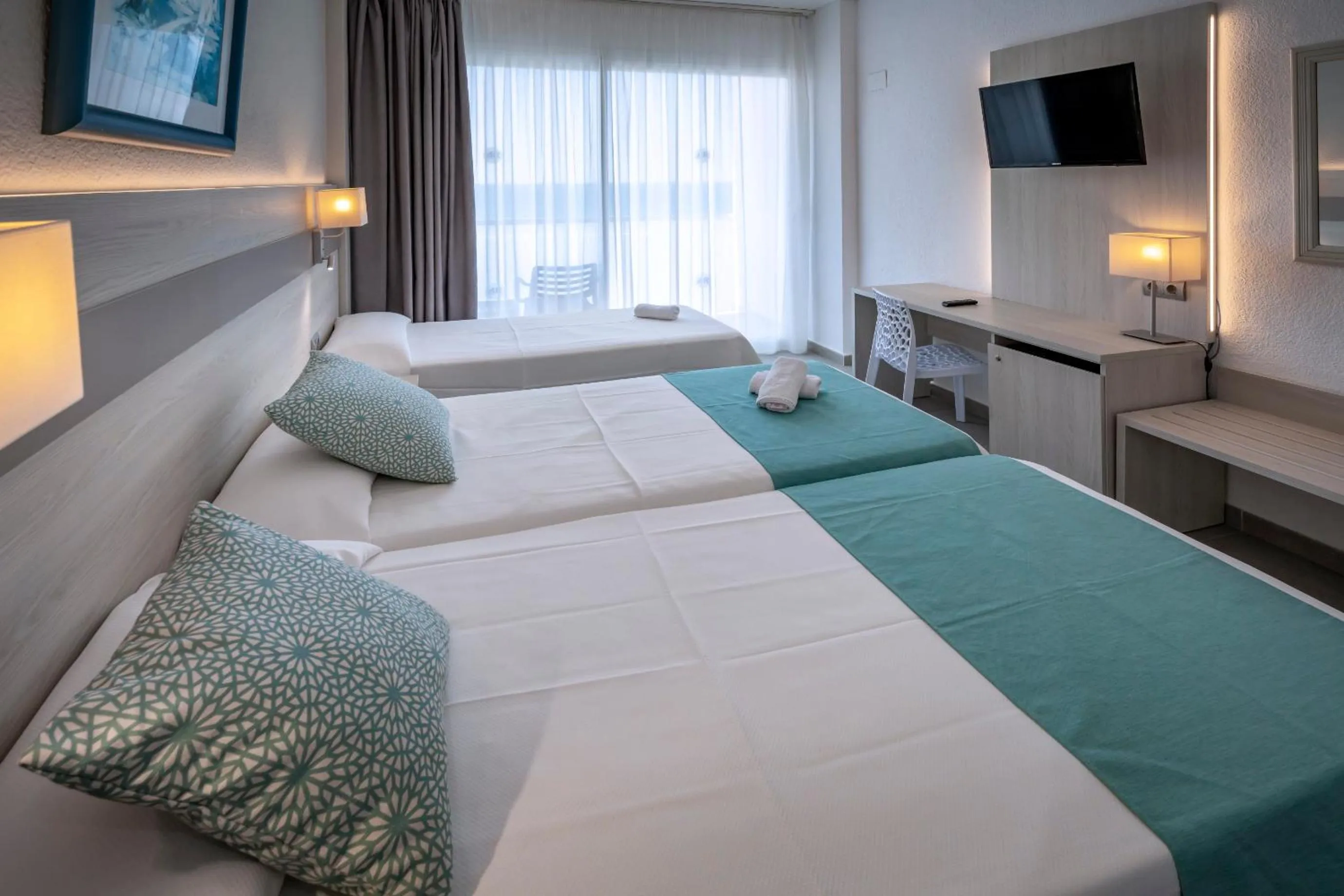 Photo of the whole room, Bed in 4R Salou Park Resort I