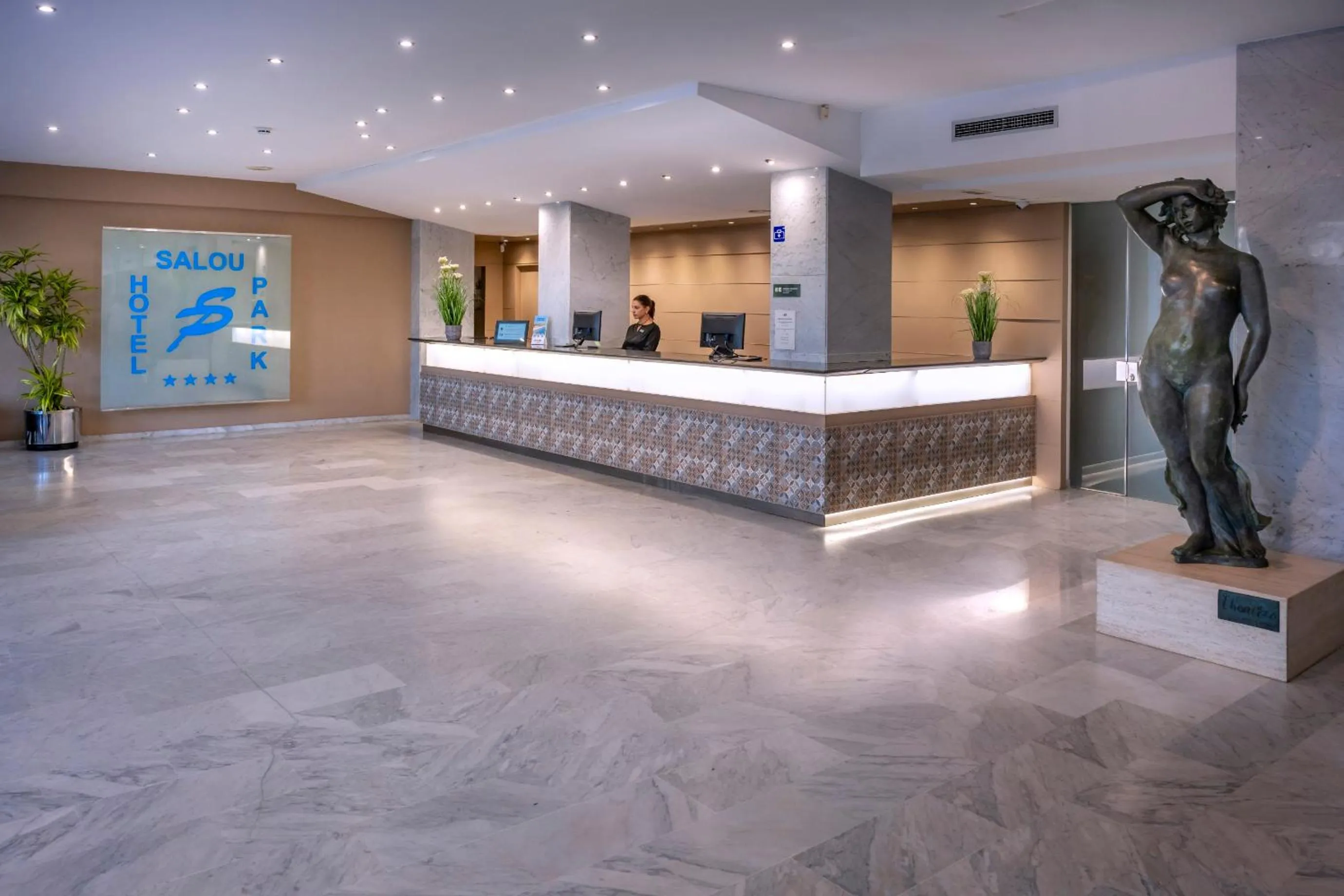 Lobby or reception in 4R Salou Park Resort I