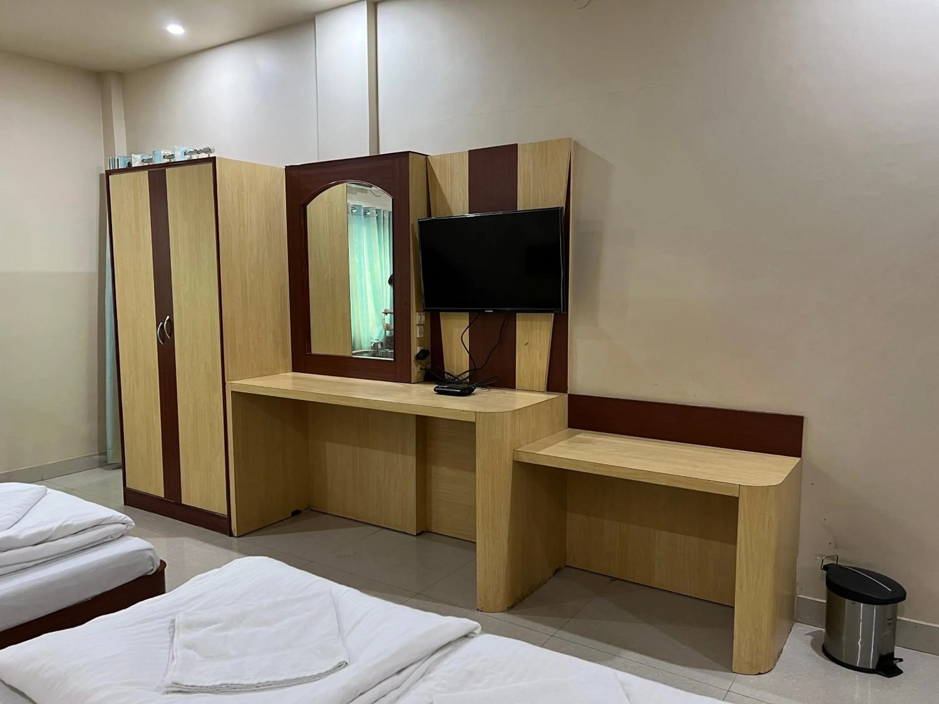 TV and multimedia, Bed in Hotel Lee Garden Near to Blue Flag Beach 500 Mtrs