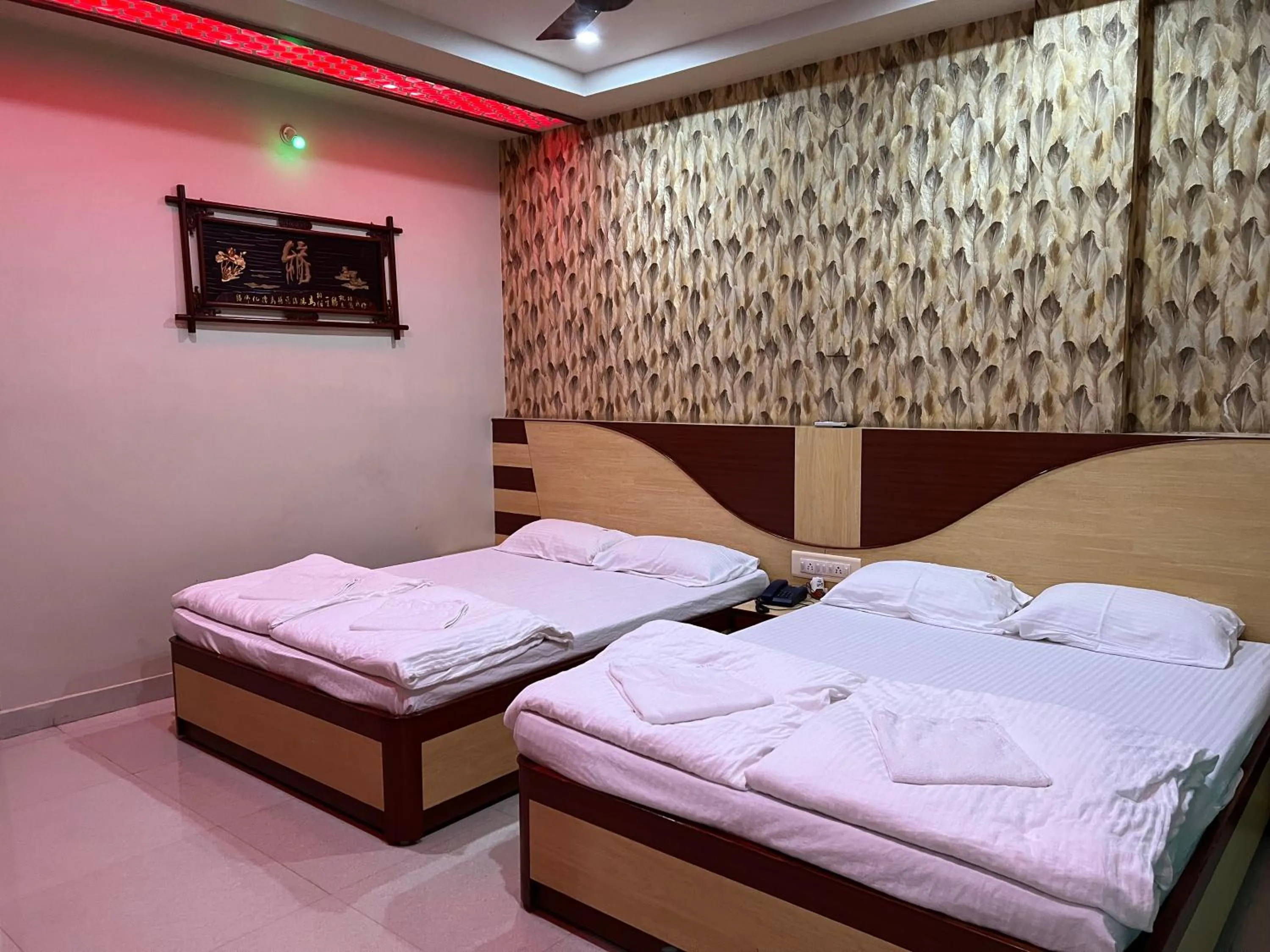 Bed in Hotel Lee Garden Near to Blue Flag Beach 500 Mtrs