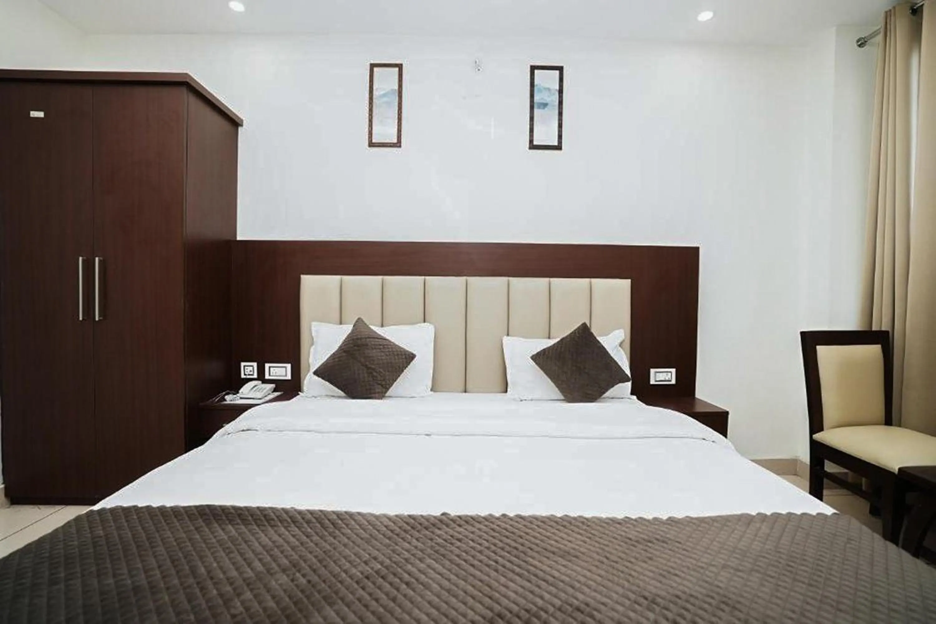 Bedroom, Bed in Hotel The 7 Seas