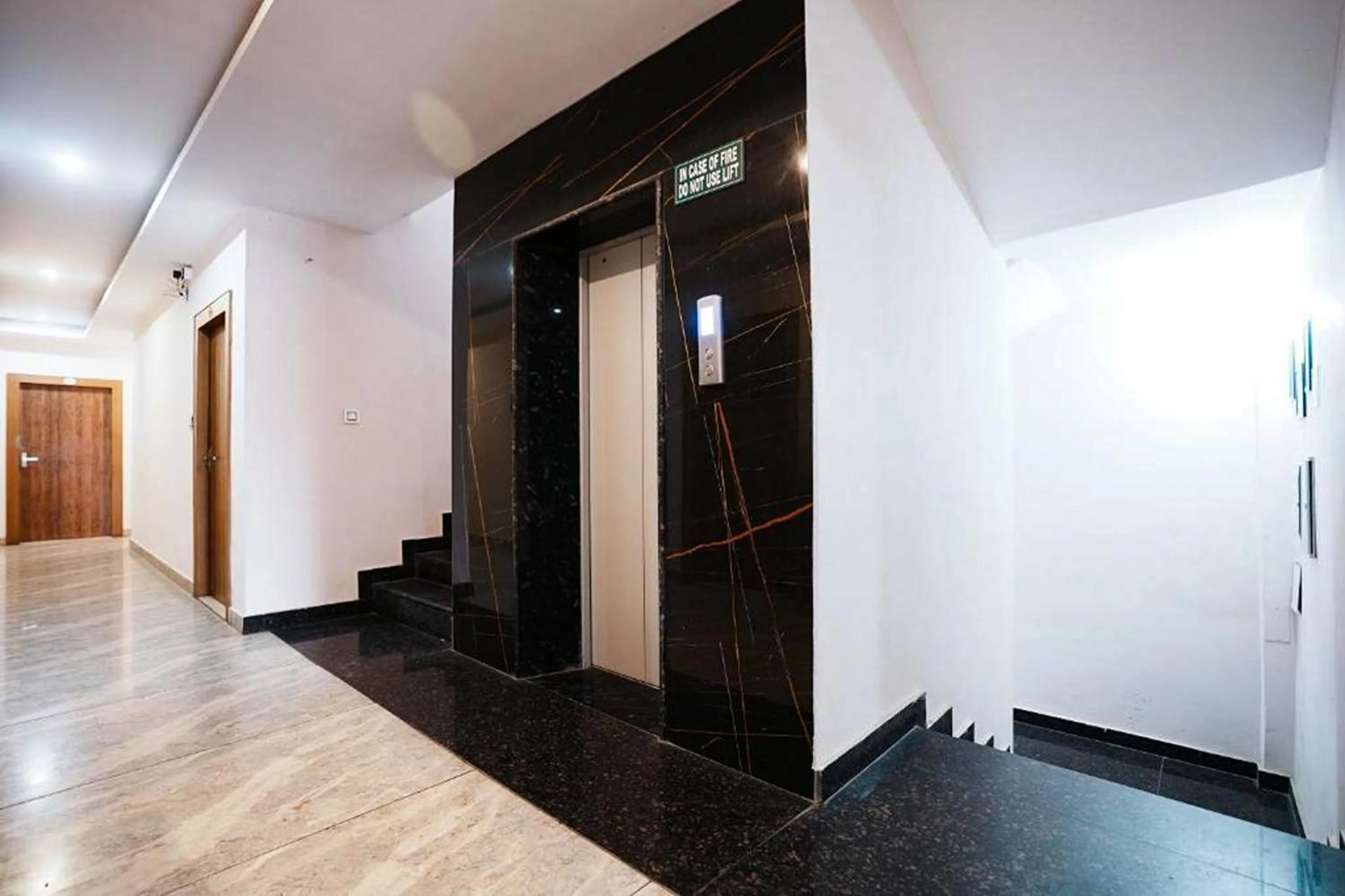 elevator in Hotel The 7 Seas