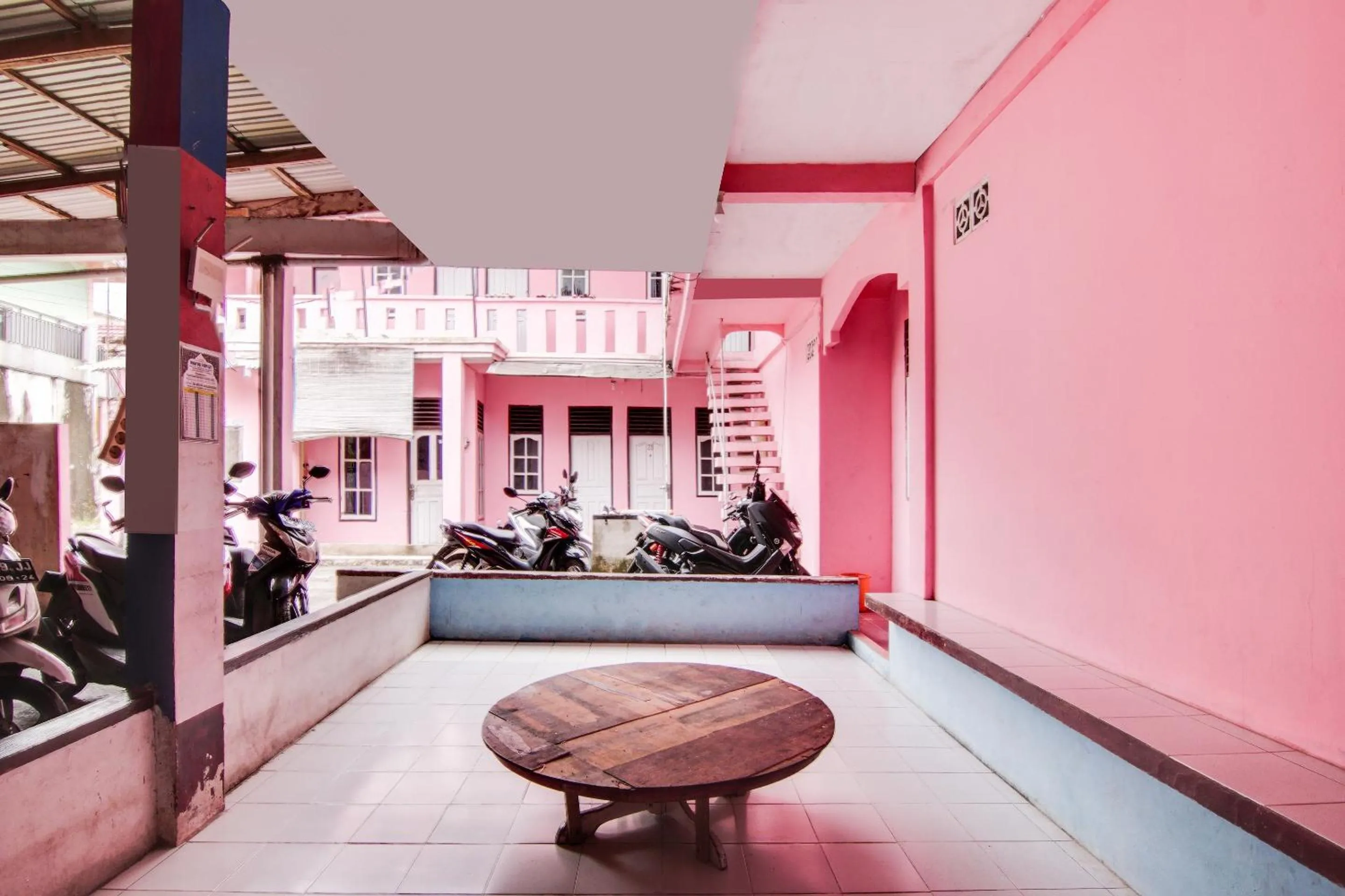 Lobby or reception in Hotel O Raja Homestay Syariah