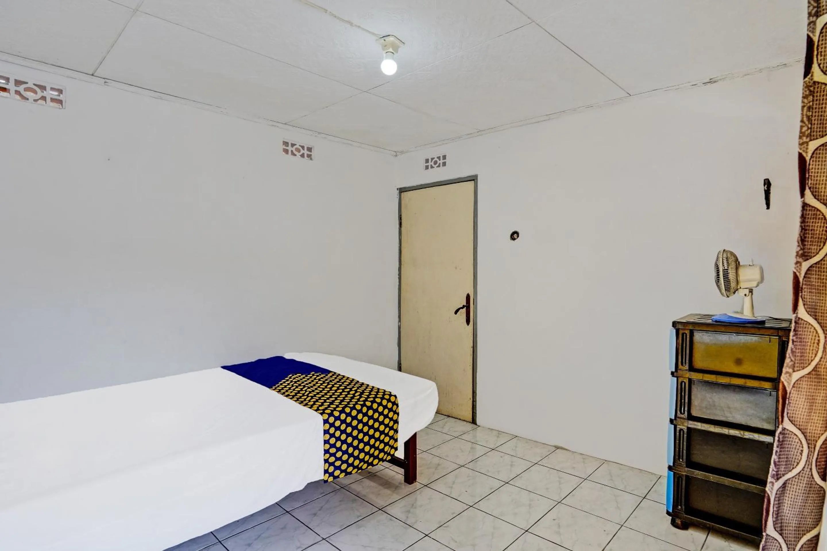 Bedroom, Bed in Hotel O Sidomulyo Kost Syariah