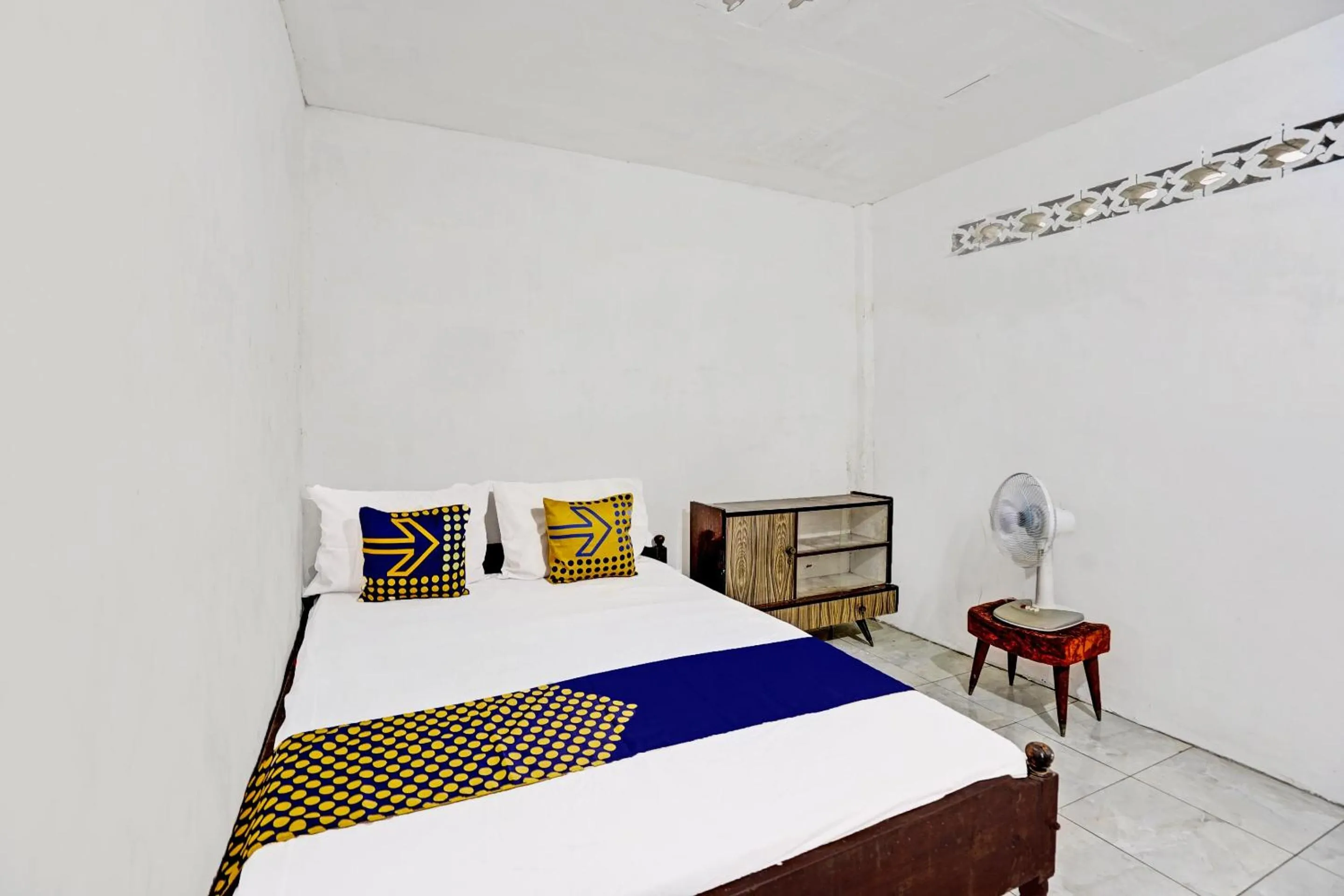 Bedroom, Bed in Hotel O Sidomulyo Kost Syariah