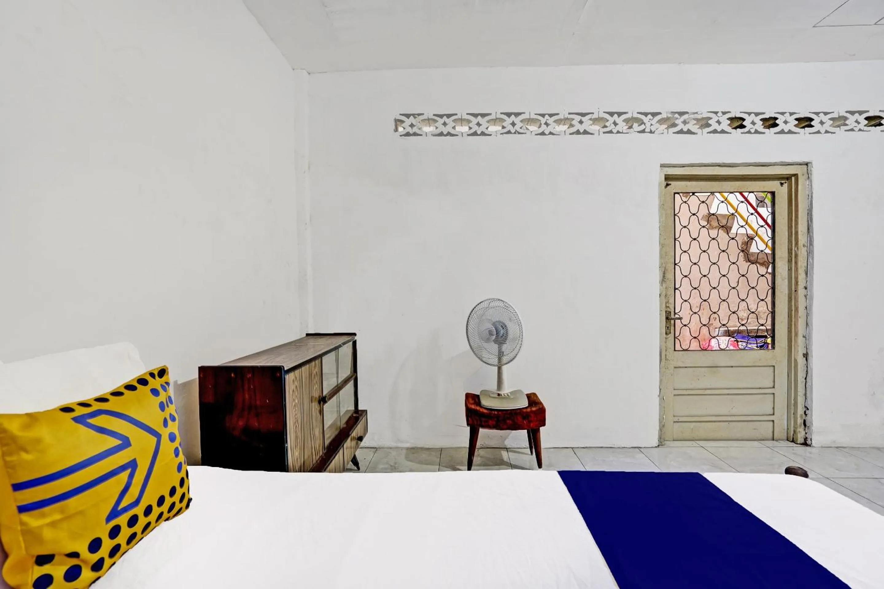 Bedroom, Bed in Hotel O Sidomulyo Kost Syariah