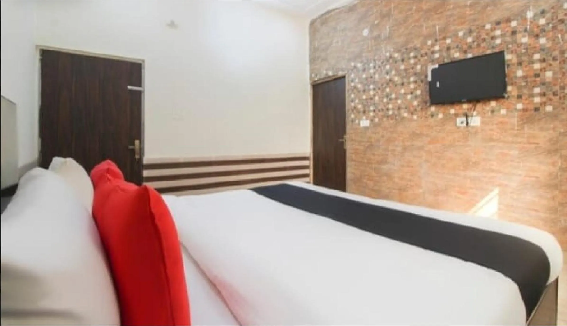 Bedroom, Bed in Hotel J.S. Plaza By WB Inn