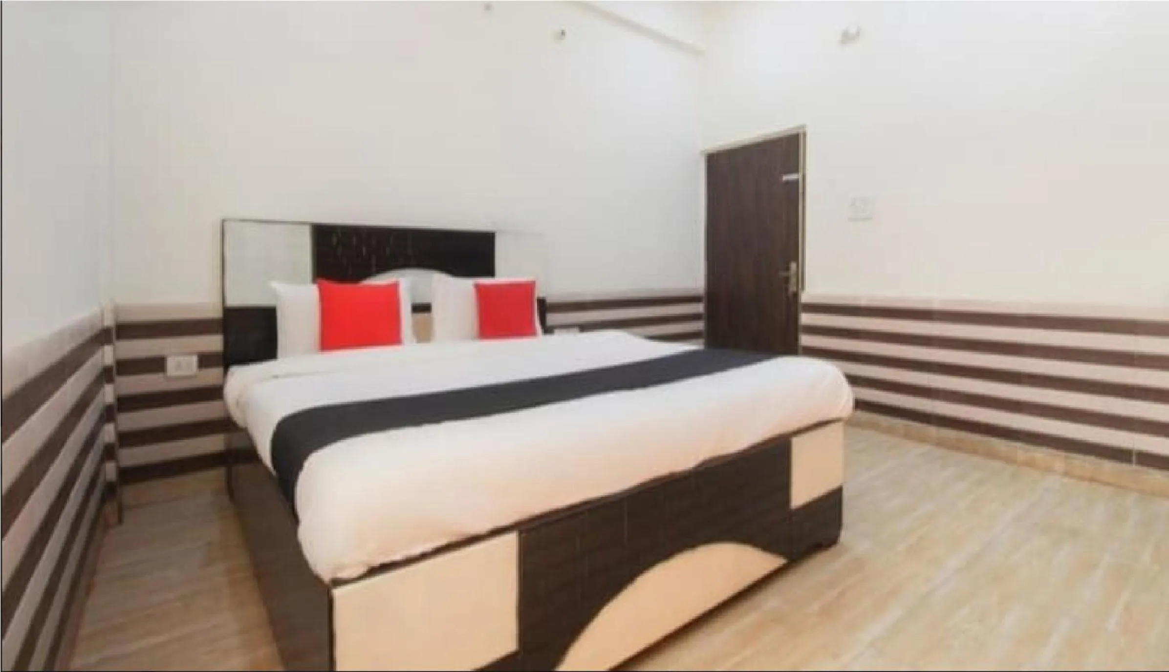 Bedroom, Bed in Hotel J.S. Plaza By WB Inn