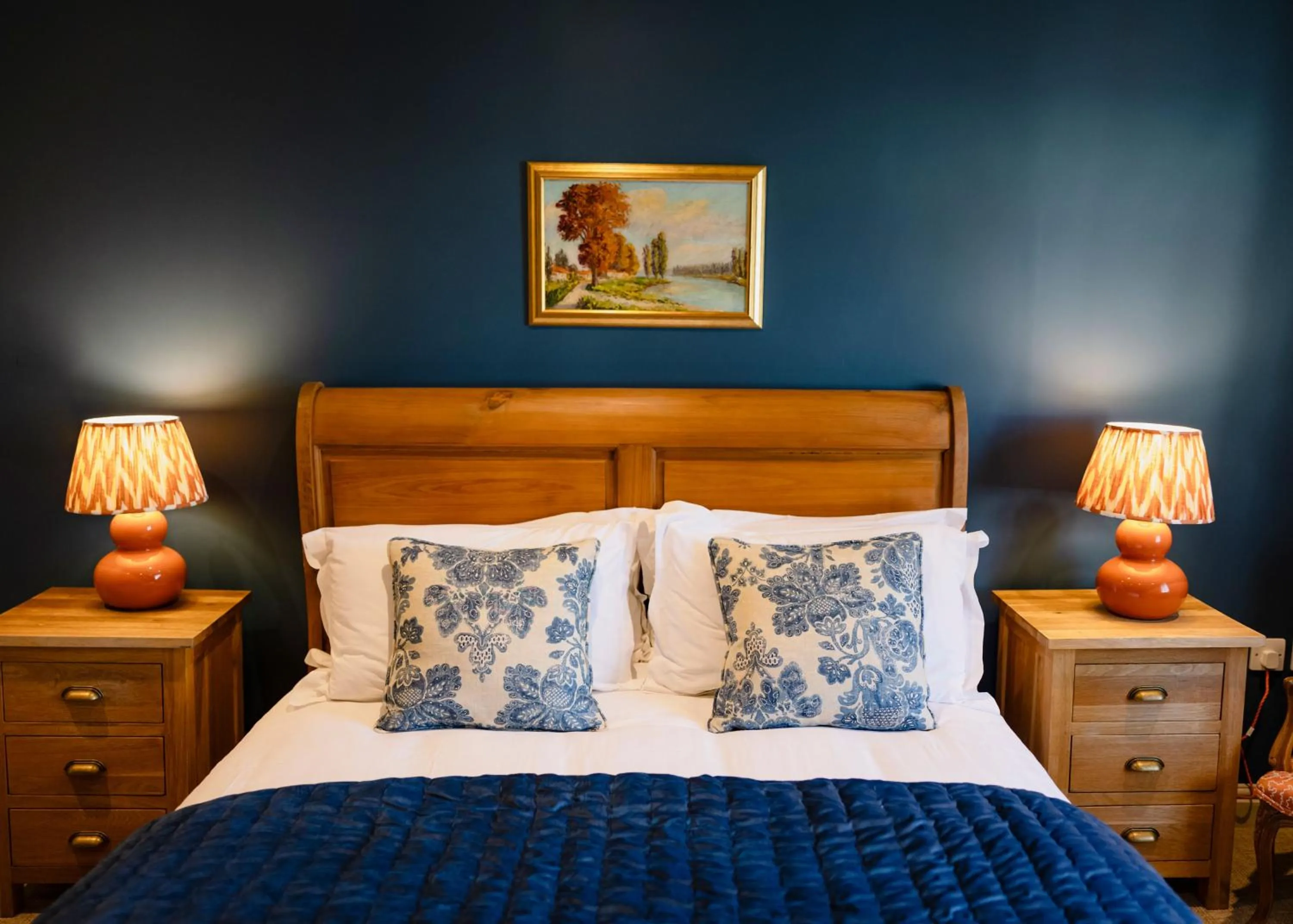 Bed in The Crown, Bildeston