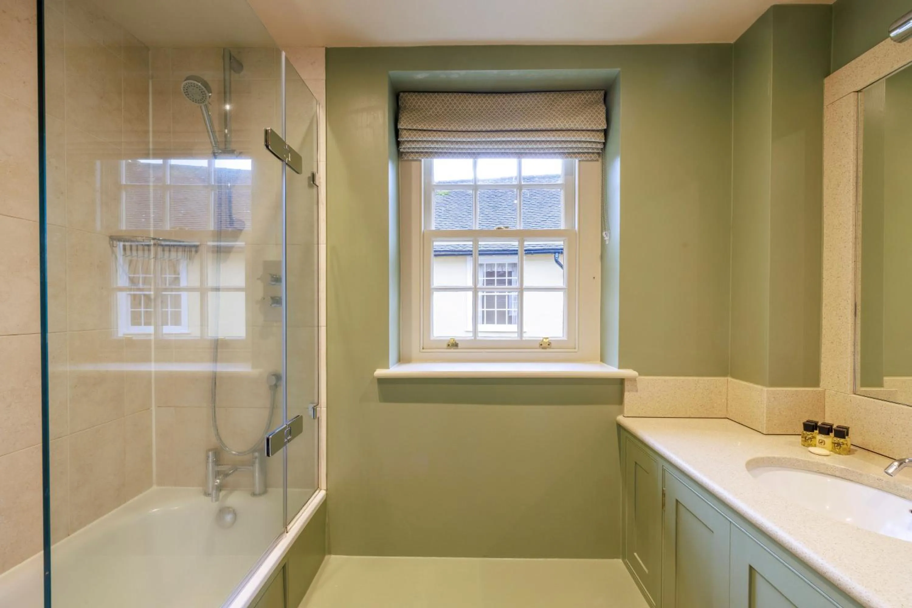 Bathroom in The Crown, Bildeston