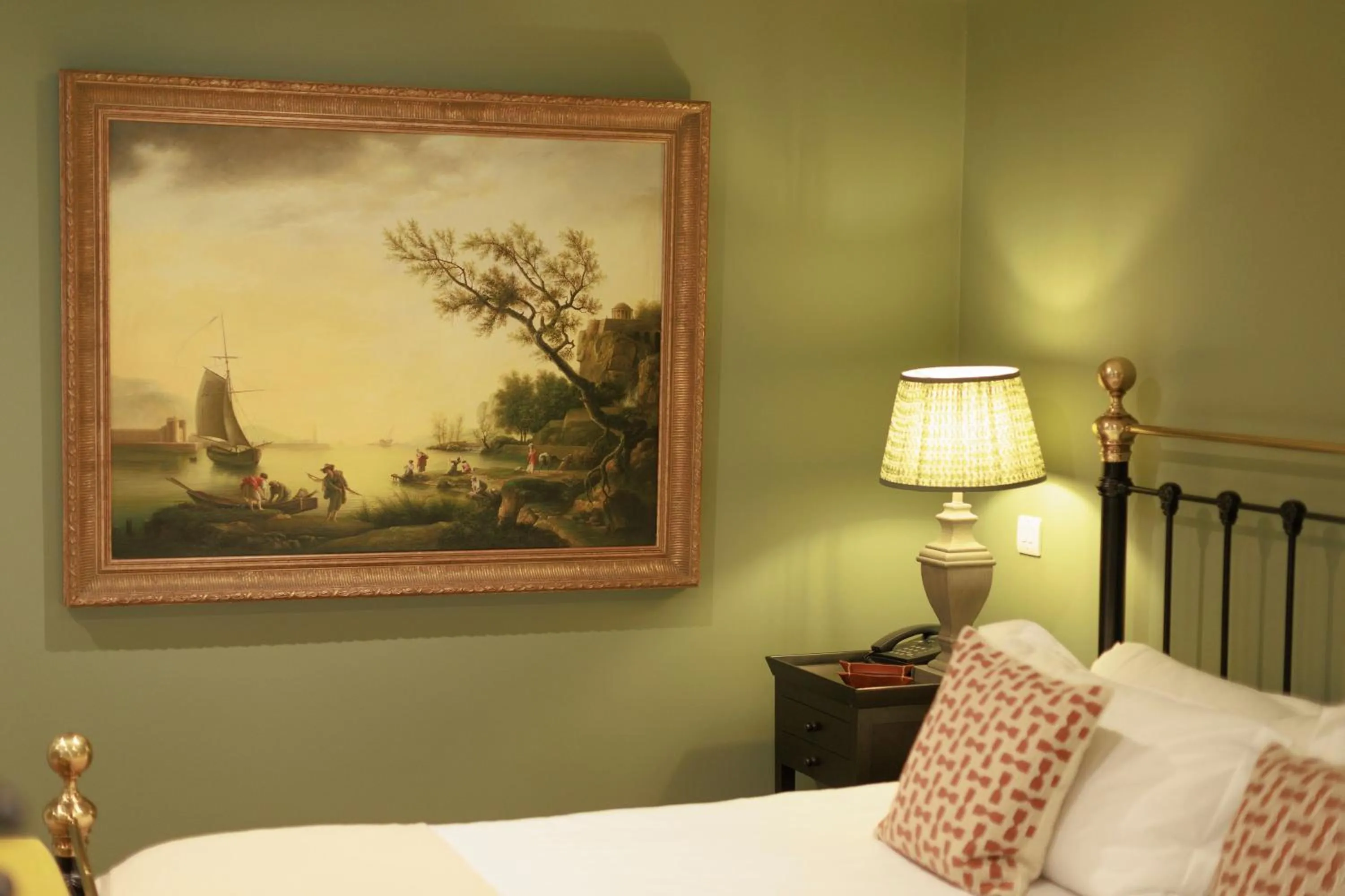 Bed in The Crown, Bildeston