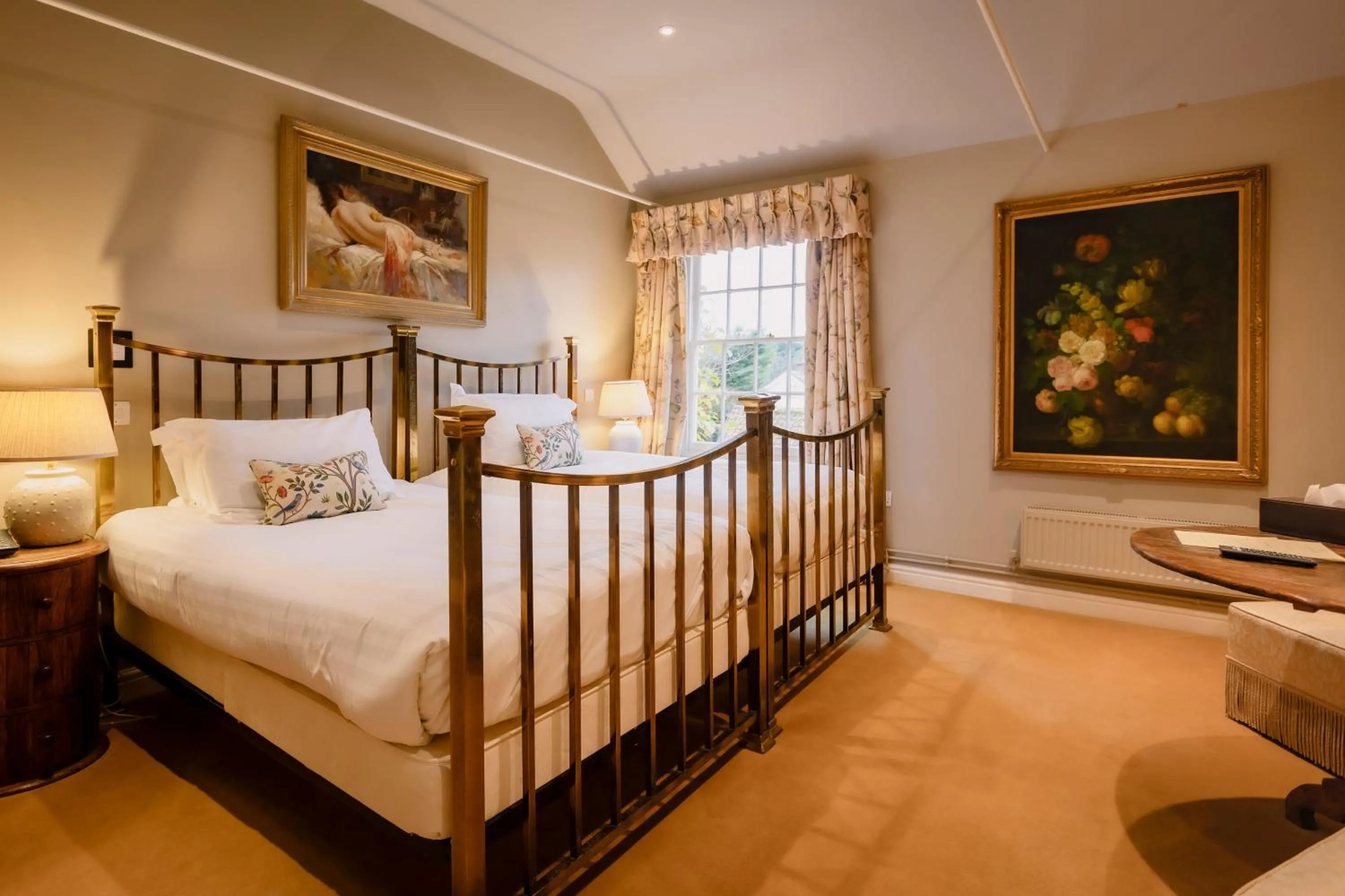 Bed in The Crown, Bildeston