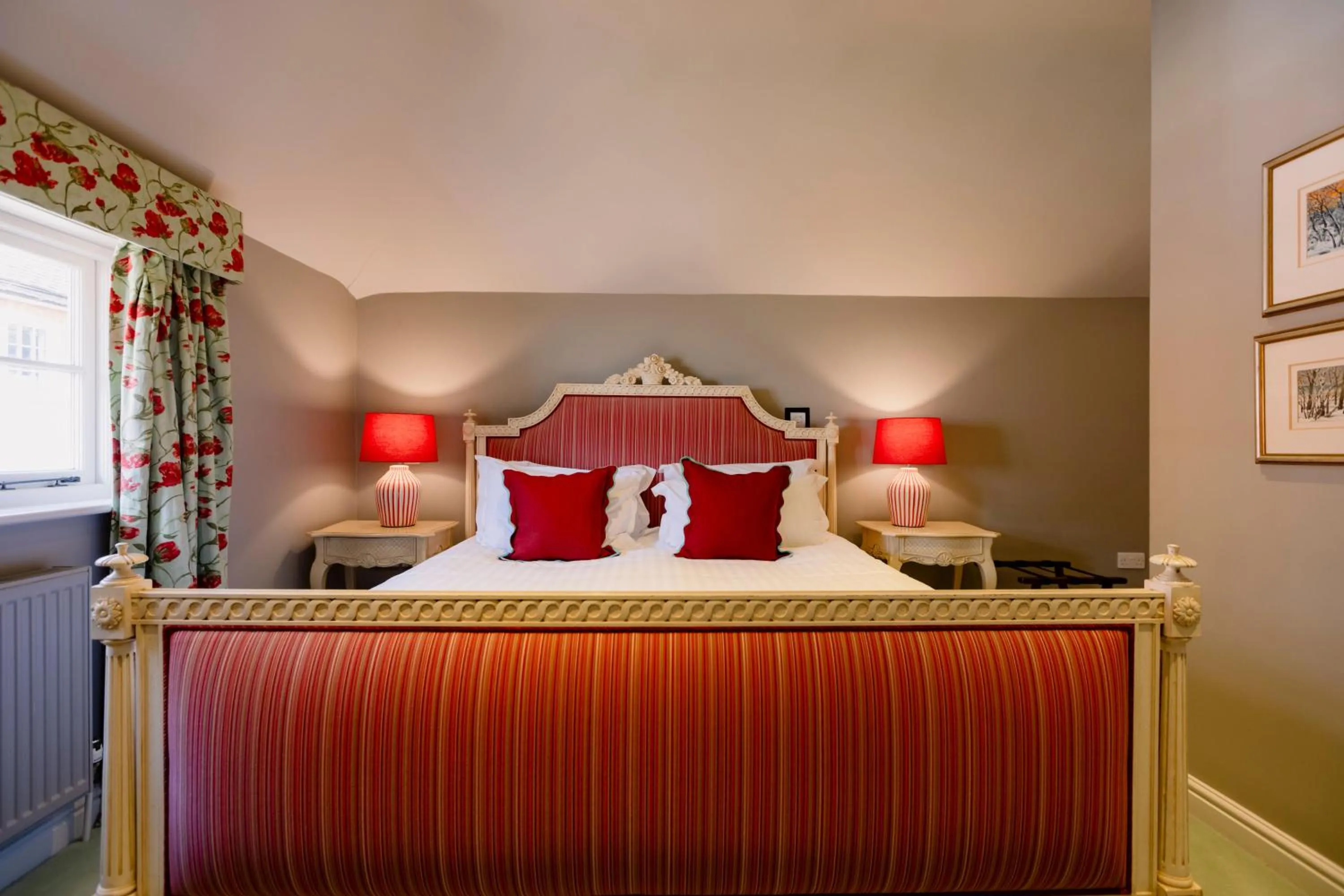 Bed in The Crown, Bildeston