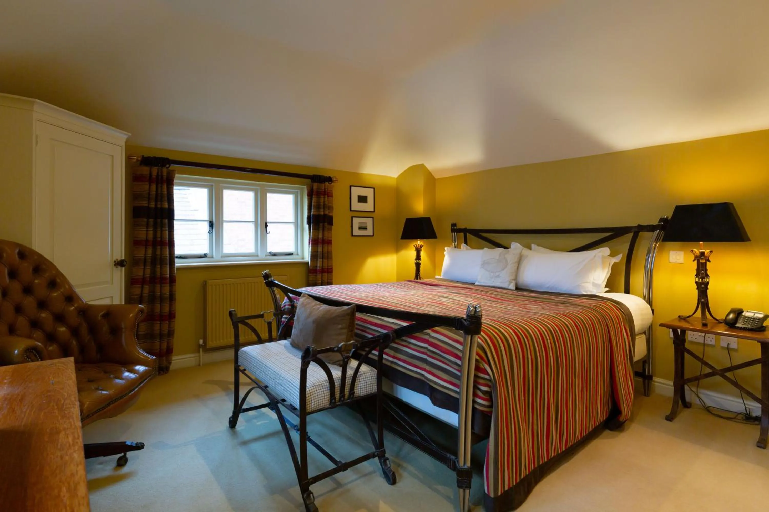 Bed in The Crown, Bildeston