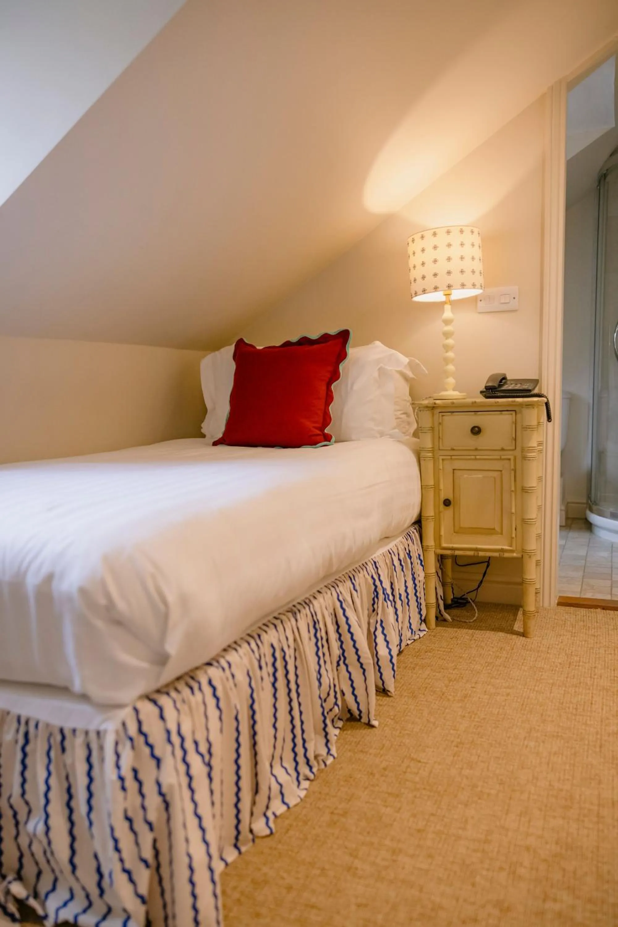 Bed in The Crown, Bildeston