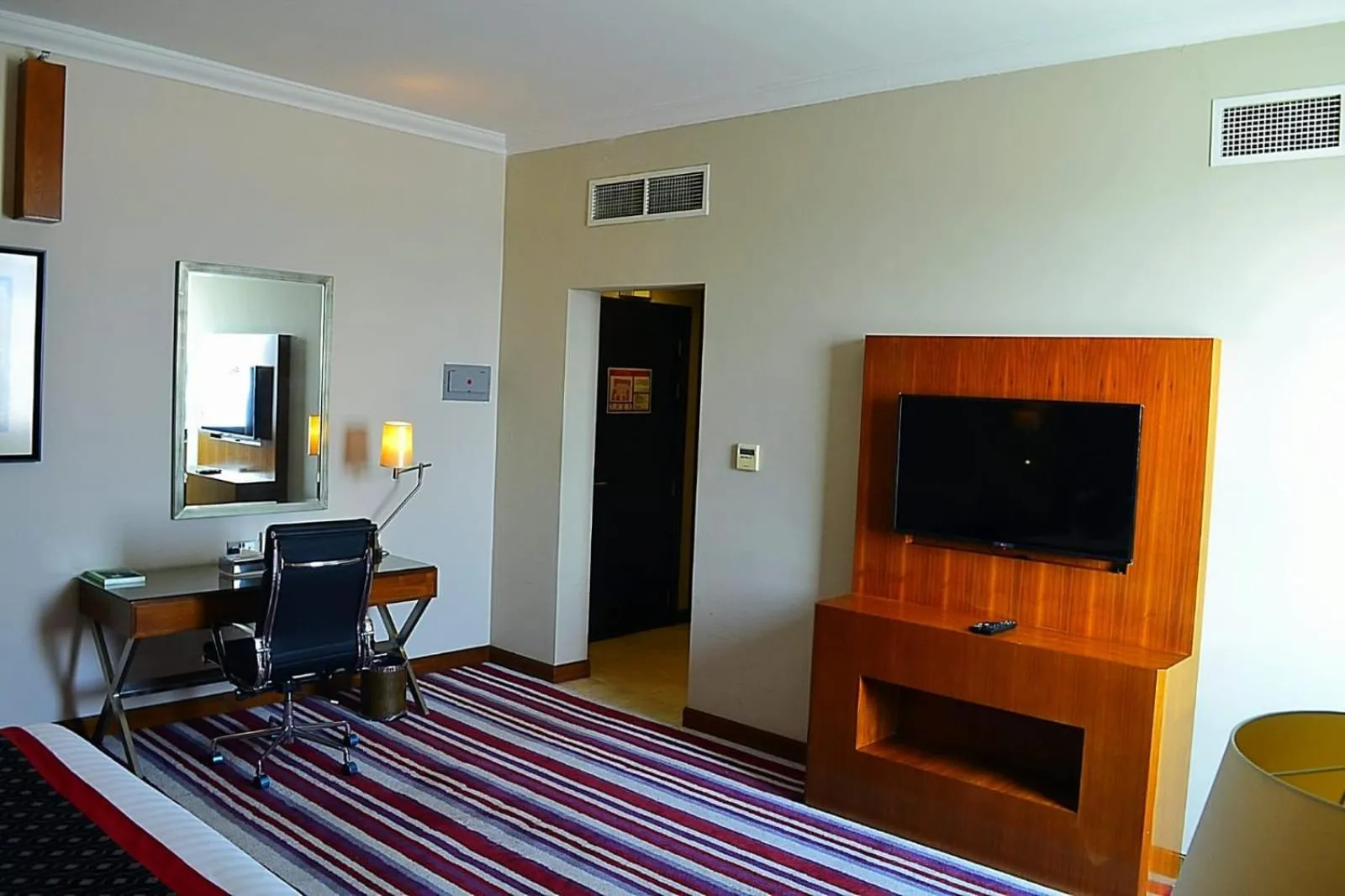 Bed in Wonder Palace Hotel Qatar