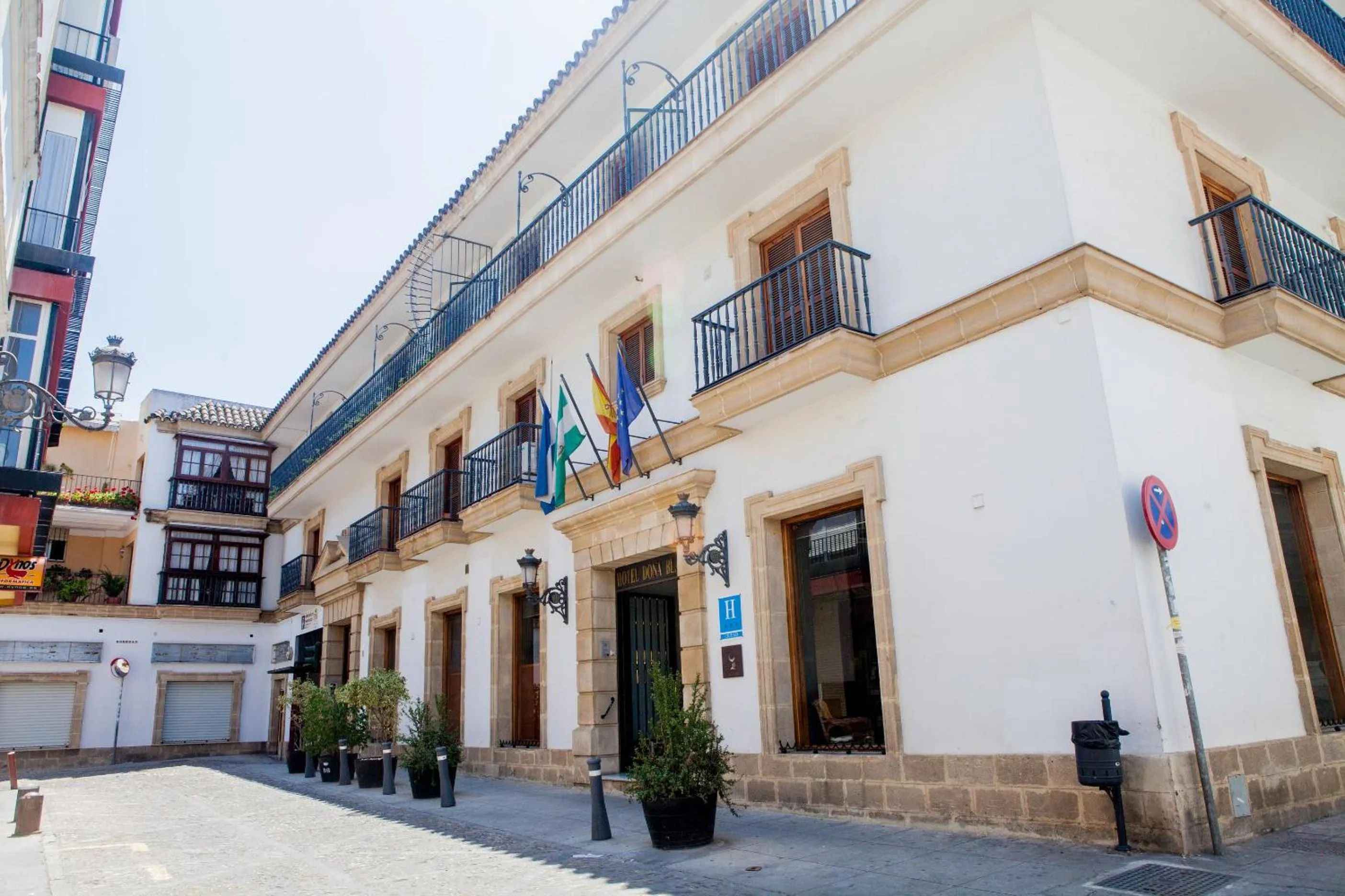 Facade/entrance in Hotel Doña Blanca